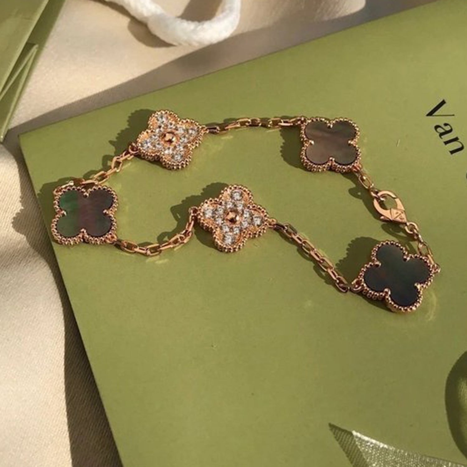 [Dream]New CLOVER 5 MOTIF GRAY MOP BRACELET COLLECTION