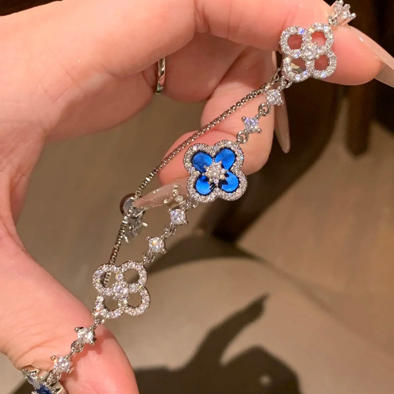 ¡®Dream¡¯CLOVER 5 MOTIF PINK BLUE RED WHITE BRACELET