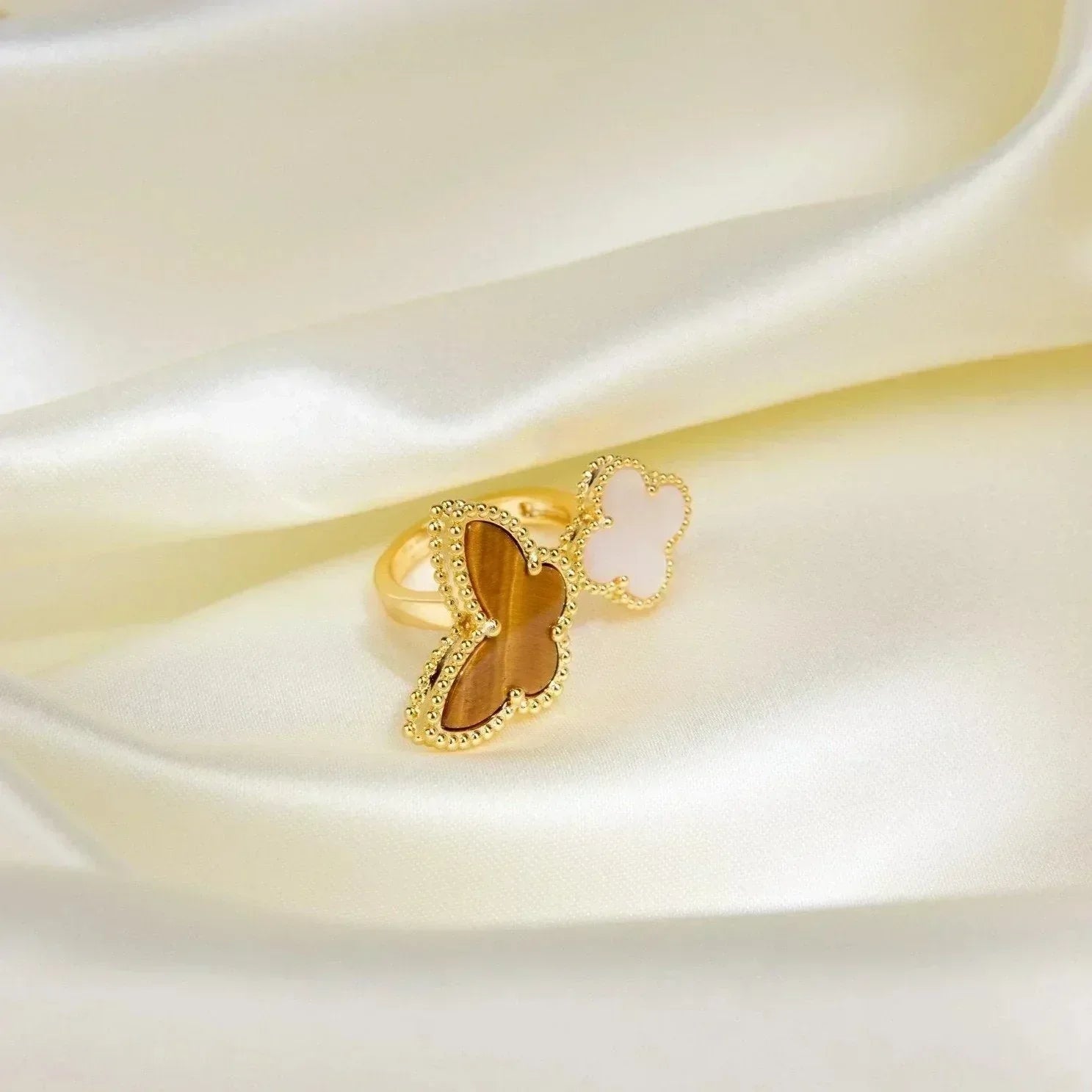 ¡®Dream¡¯LUCKY BETWEEN THE FINGER RING
