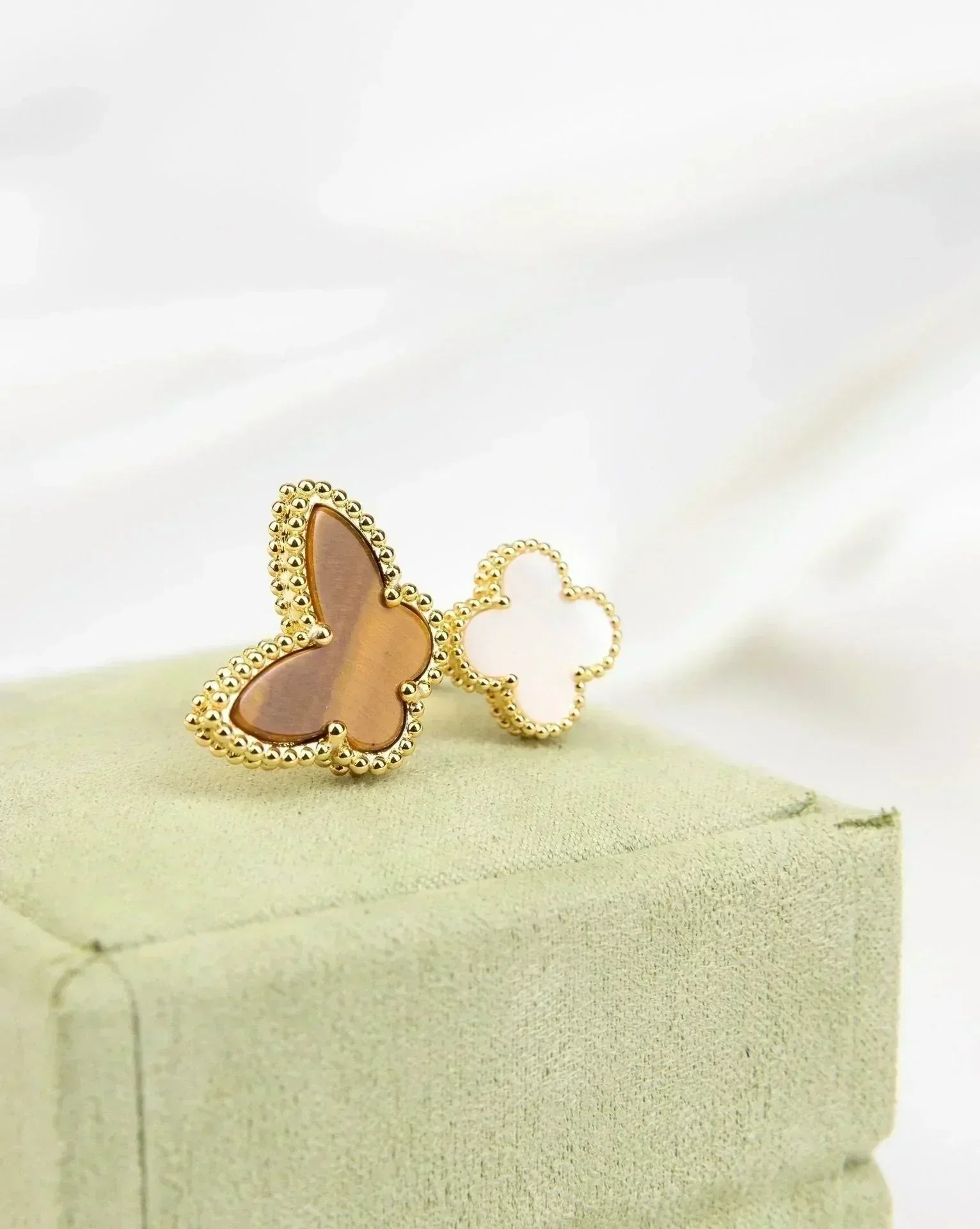 ¡®Dream¡¯LUCKY BETWEEN THE FINGER RING