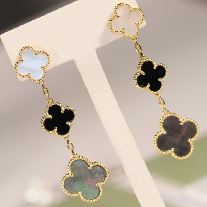 ¡®Dream¡¯CLOVER EARRINGS GOLD ONYX MOP 3 MOTIF