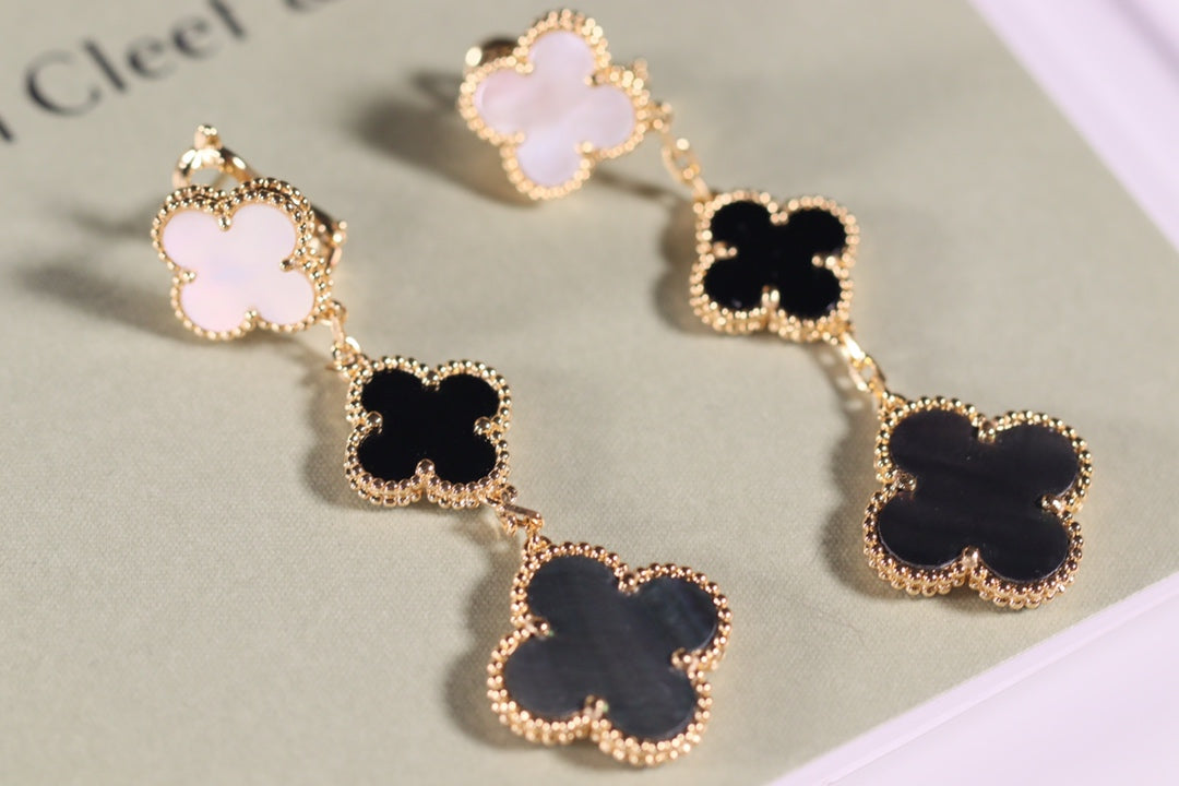 ¡®Dream¡¯CLOVER EARRINGS GOLD ONYX MOP 3 MOTIF