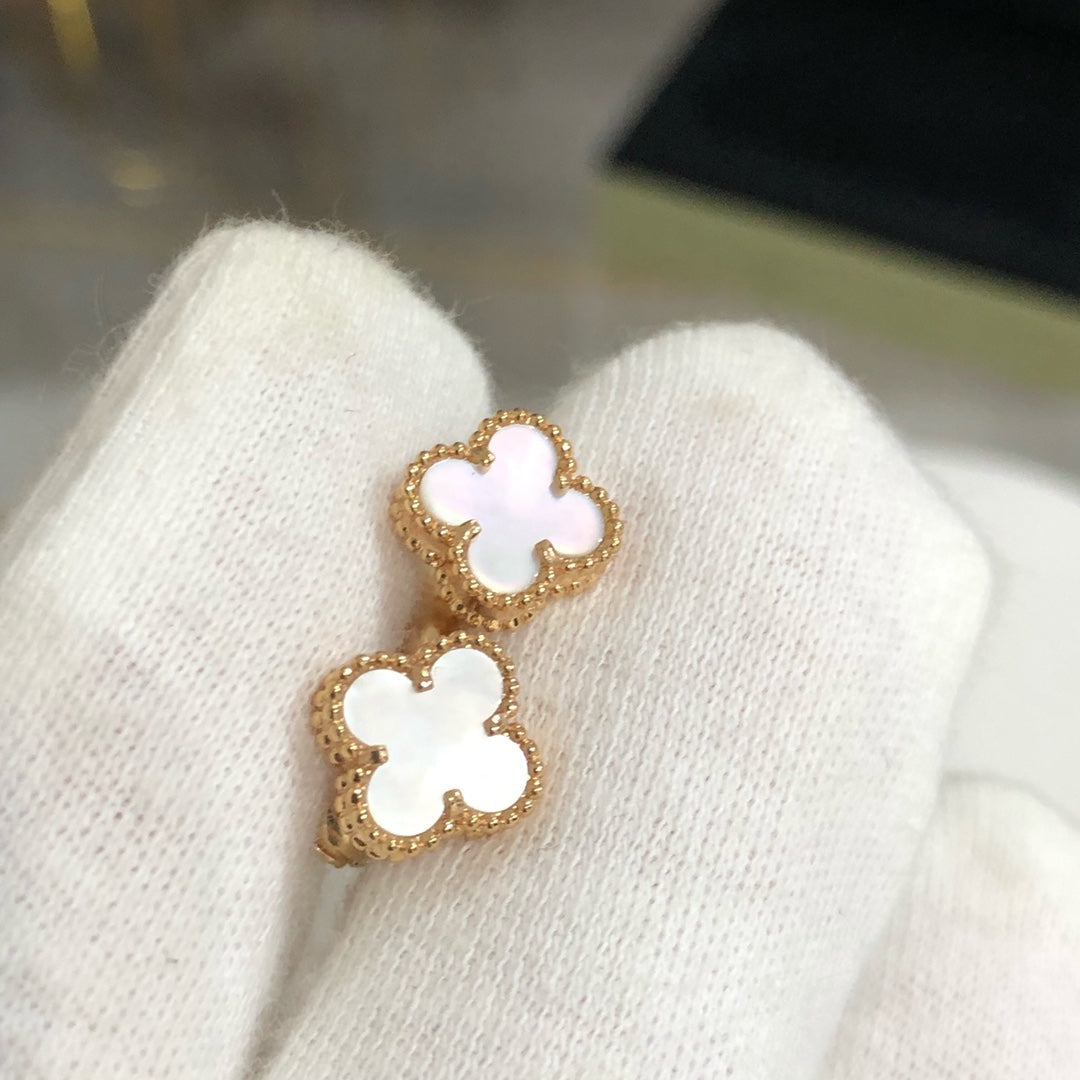 ¡®Dream¡¯CLOVER MINI GOLD EARRINGS