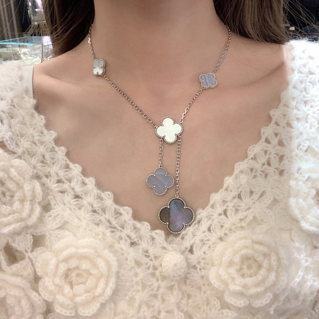 ¡®Dream¡¯CLOVER MOP CHALCEDONY NECKLACE SILVER 6 MOTIF