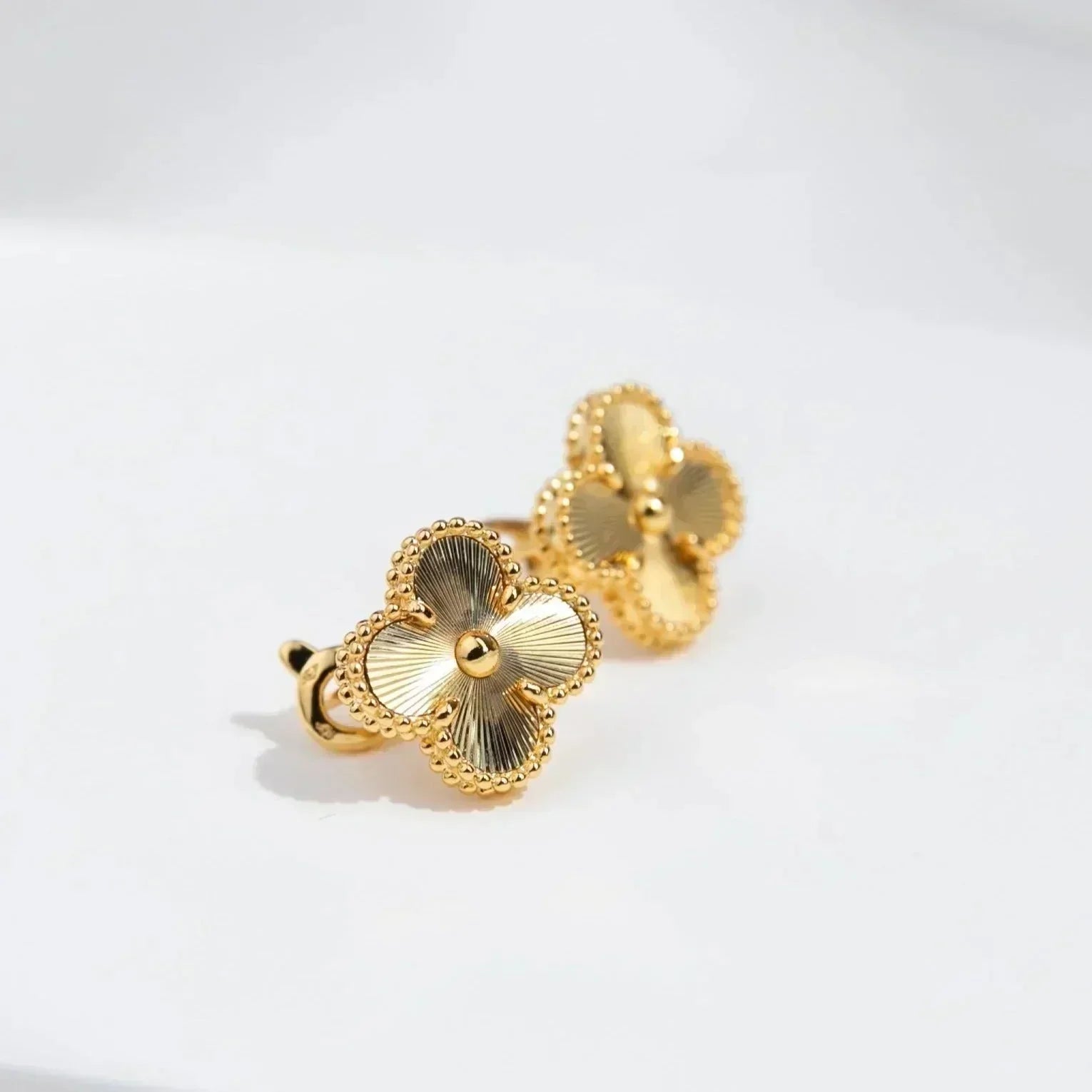 ¡®Dream¡¯CLOVER MEDIUM 1 MOTIFS LASER EARRINGS