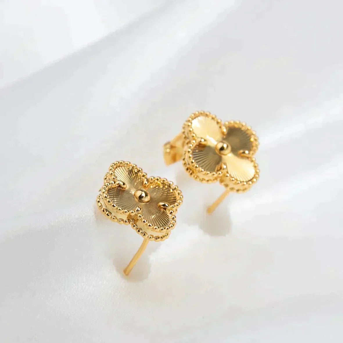 ¡®Dream¡¯CLOVER MEDIUM 1 MOTIFS LASER EARRINGS