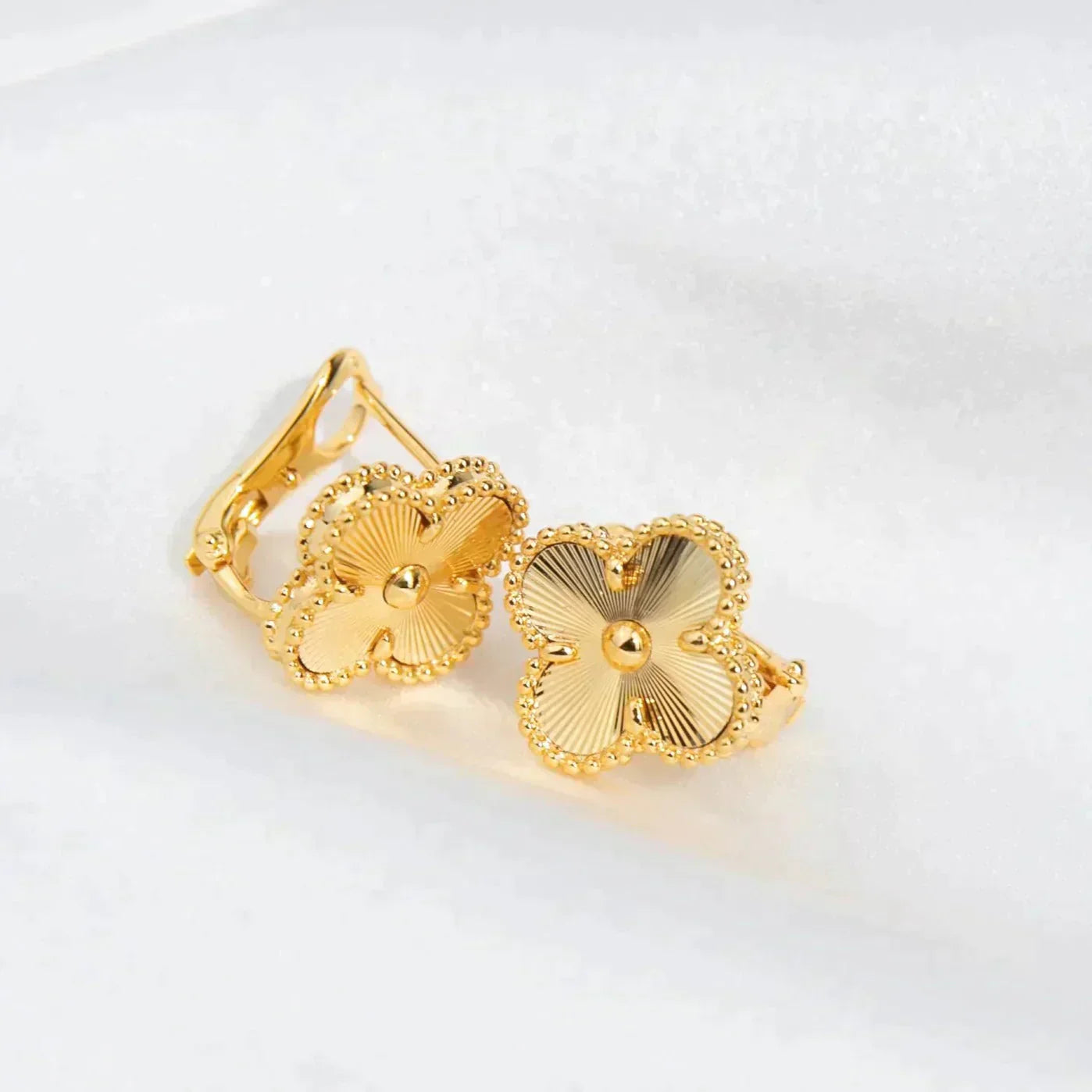 ¡®Dream¡¯CLOVER MEDIUM 1 MOTIFS LASER EARRINGS