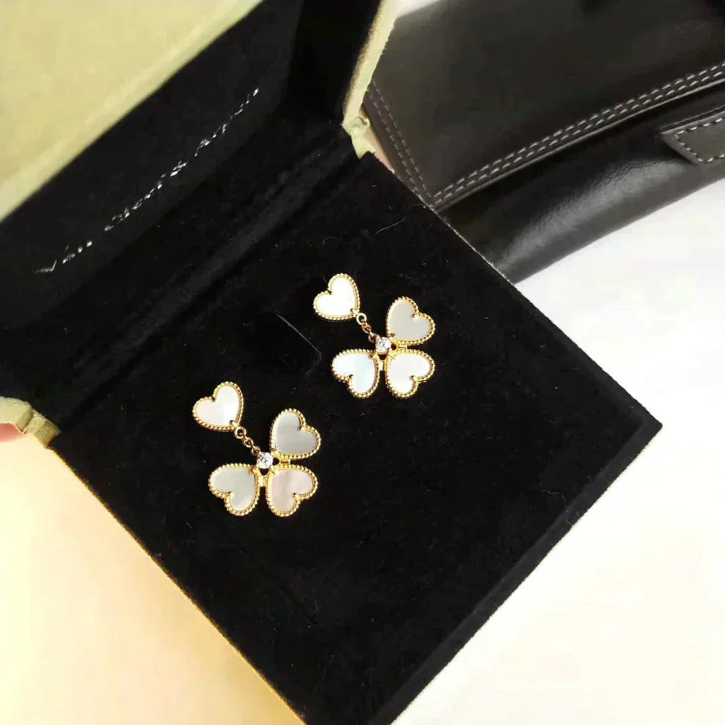 ¡®Dream¡¯CLOVER SWEET WHITE MOP EARRINGS