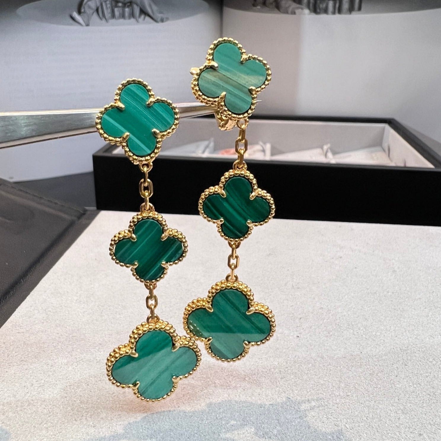 ¡®Dream¡¯CLOVER MALACHITE 3 MOTIFS GOLD