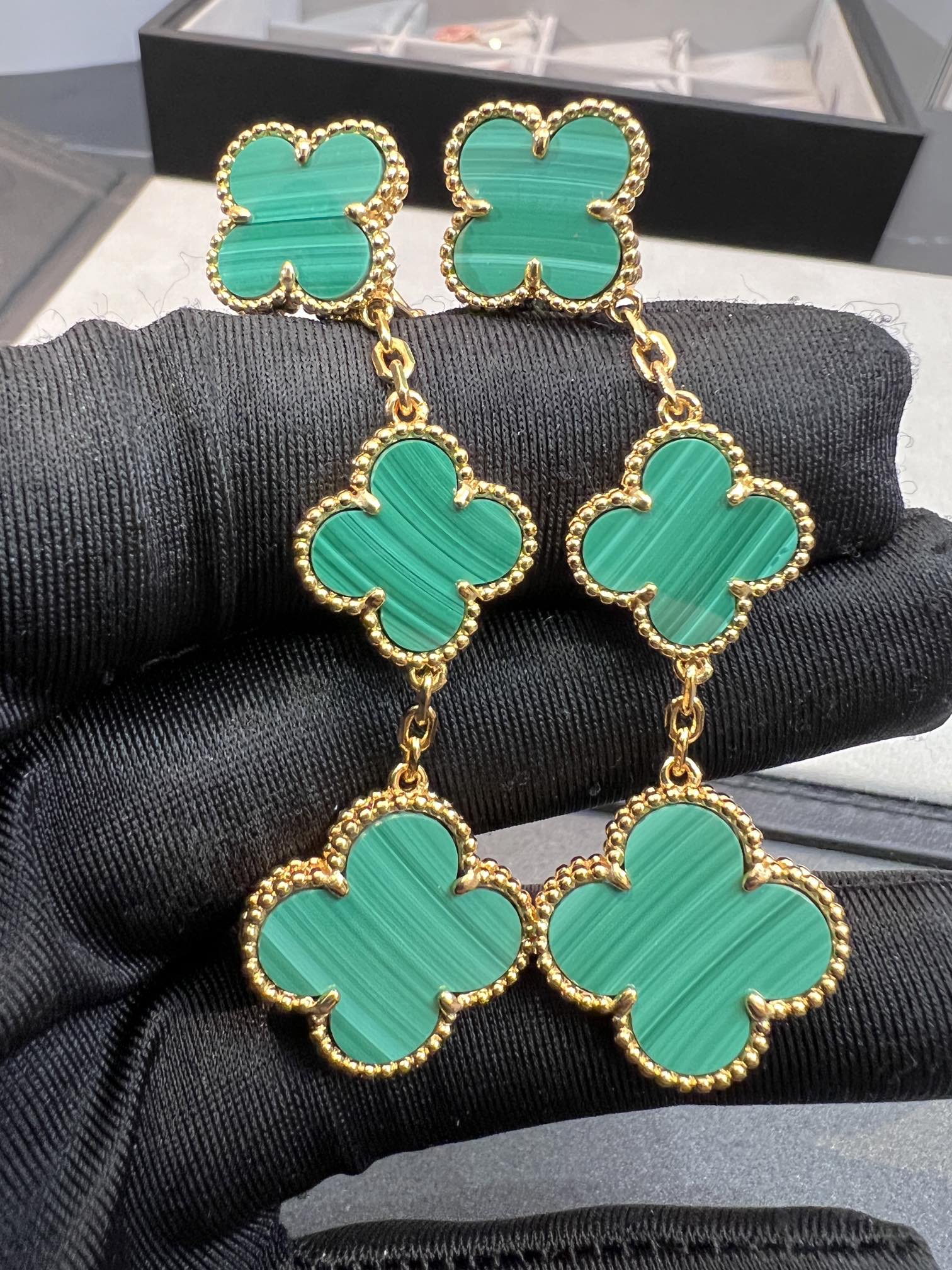 ¡®Dream¡¯CLOVER MALACHITE 3 MOTIFS GOLD