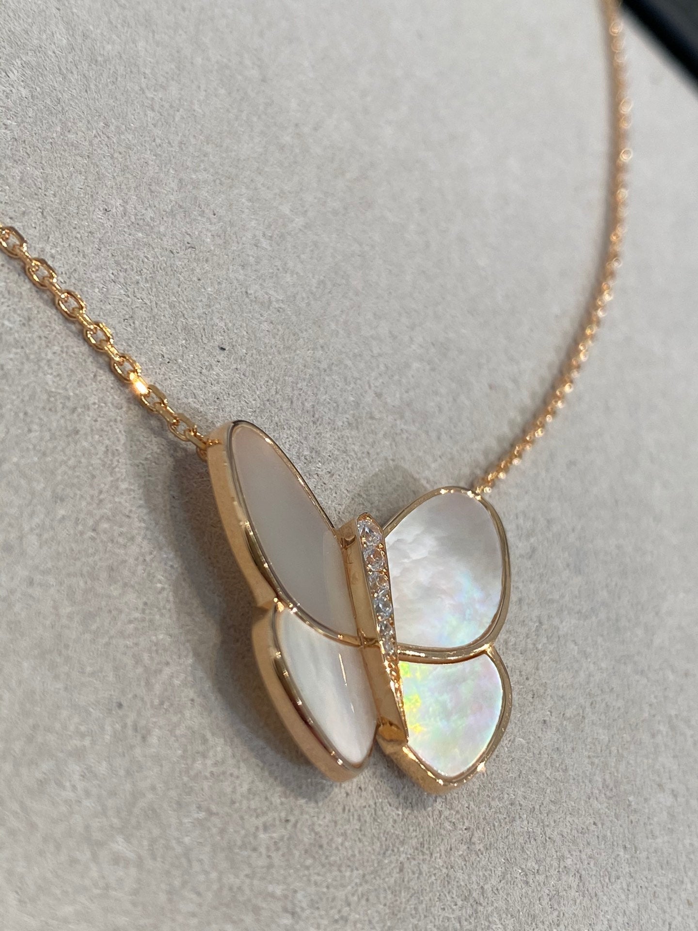 ¡®Dream¡¯BUTTERFLY GOLD MOP DIAMOND NECKLACE
