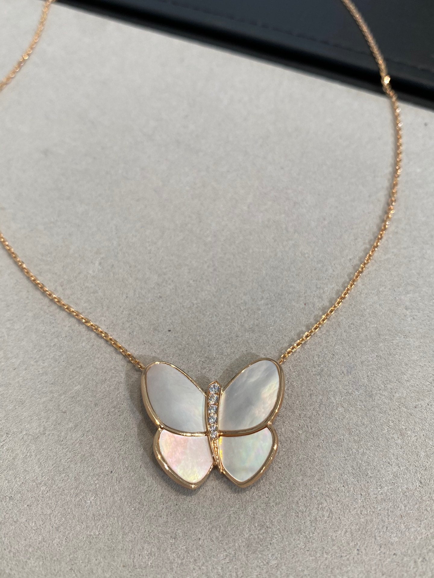 ¡®Dream¡¯BUTTERFLY GOLD MOP DIAMOND NECKLACE