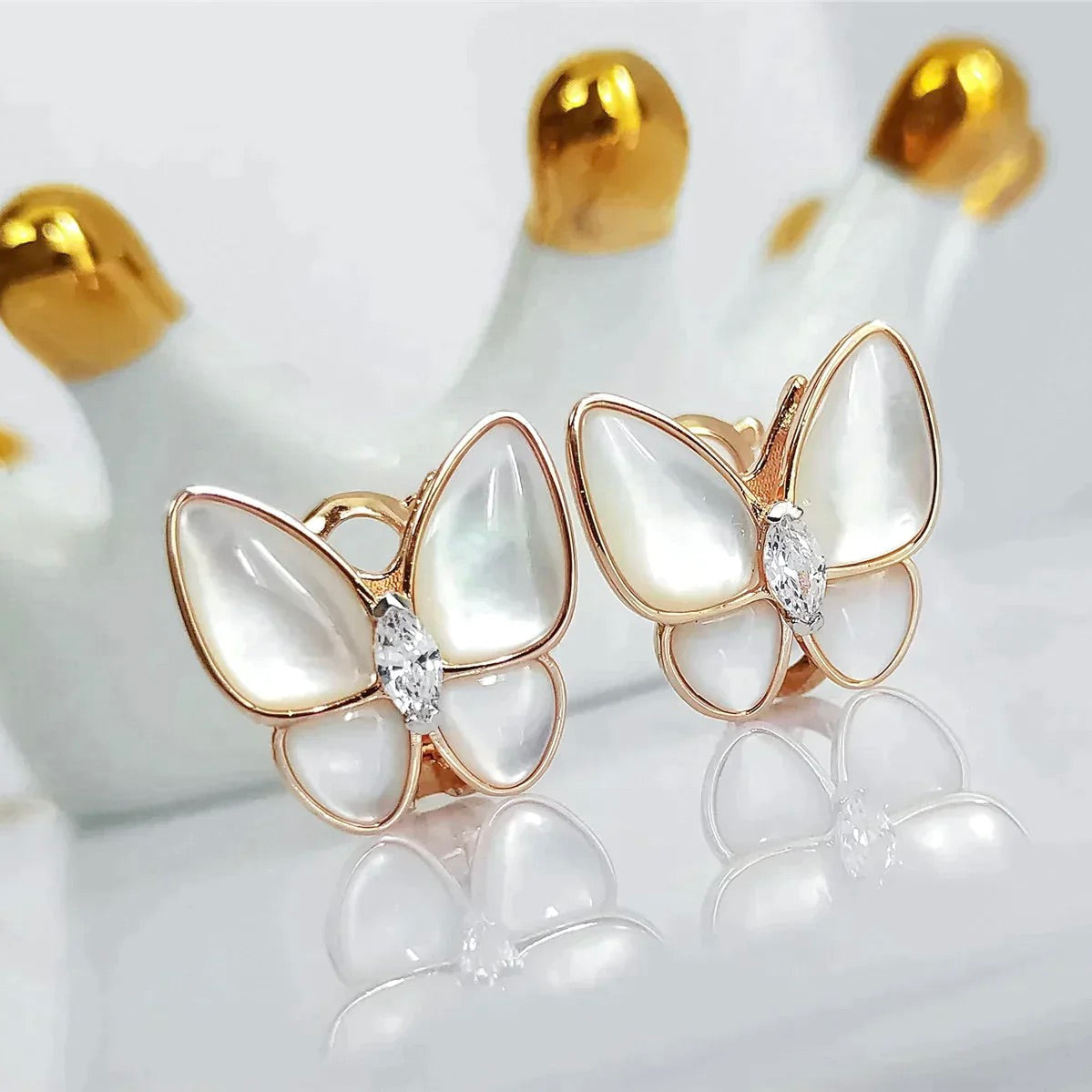 ¡®Dream¡¯BUTTERFLY MOP DIAMOND EARRINGS