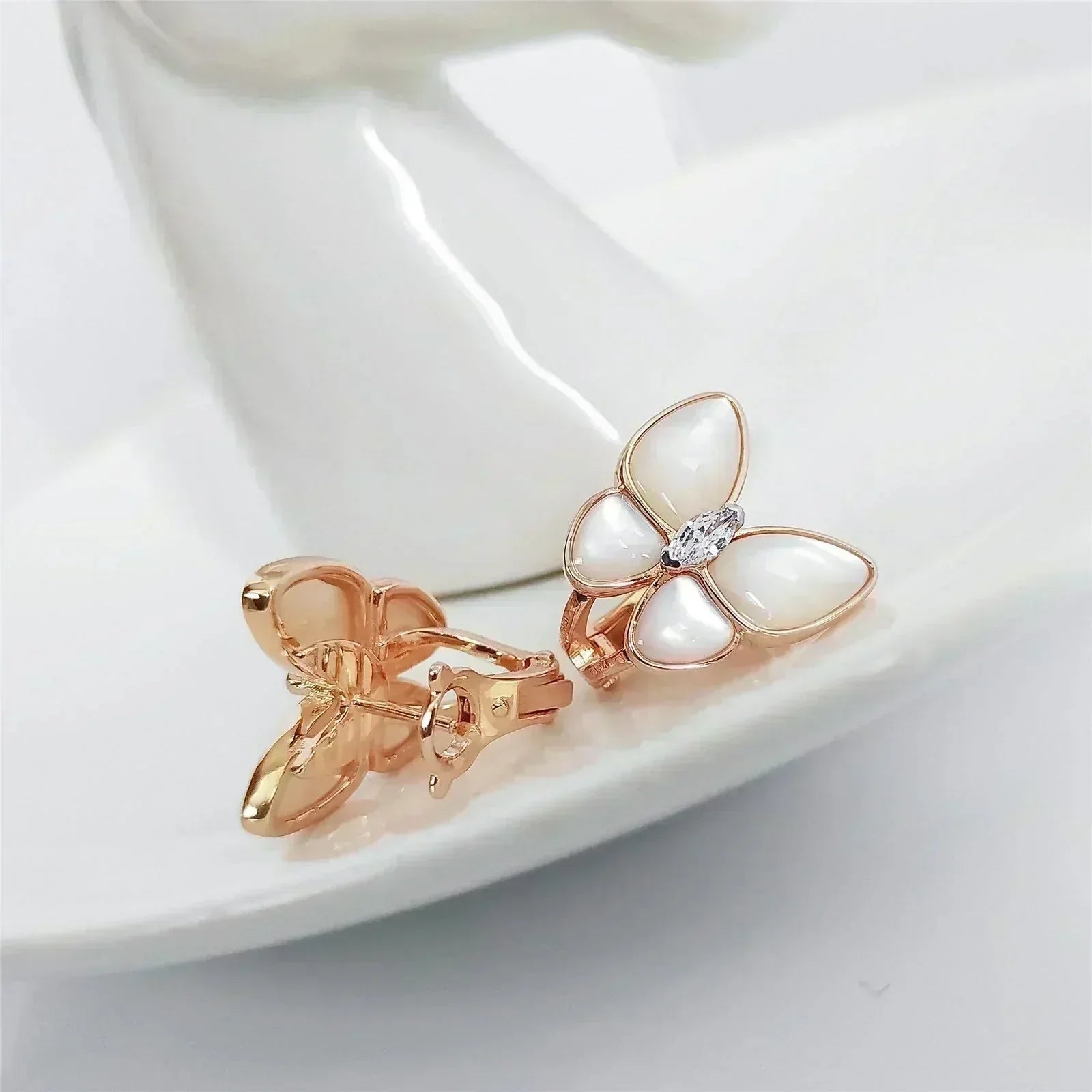 ¡®Dream¡¯BUTTERFLY MOP DIAMOND EARRINGS