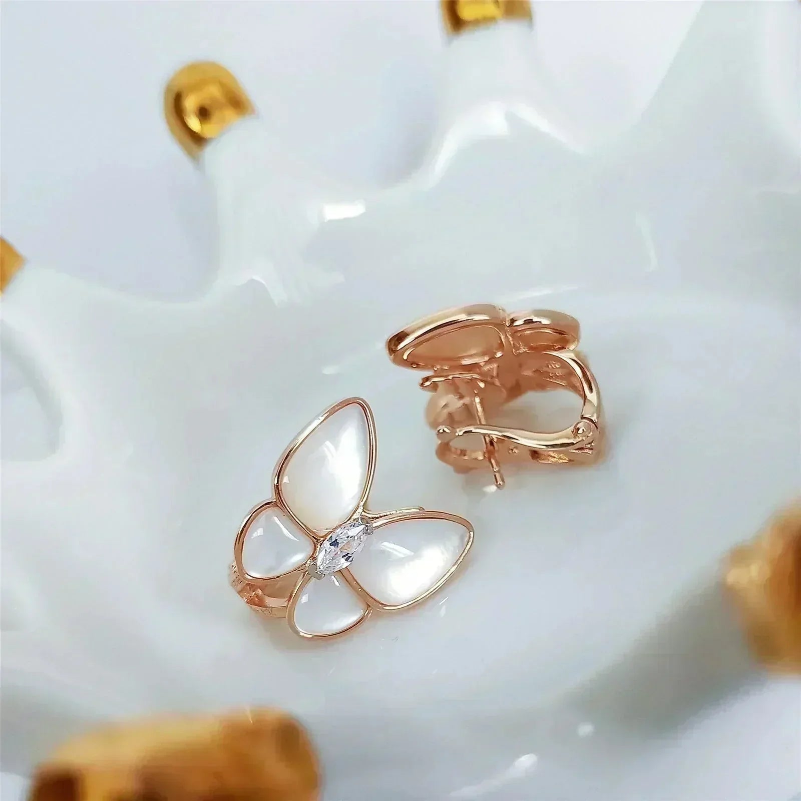 ¡®Dream¡¯BUTTERFLY MOP DIAMOND EARRINGS