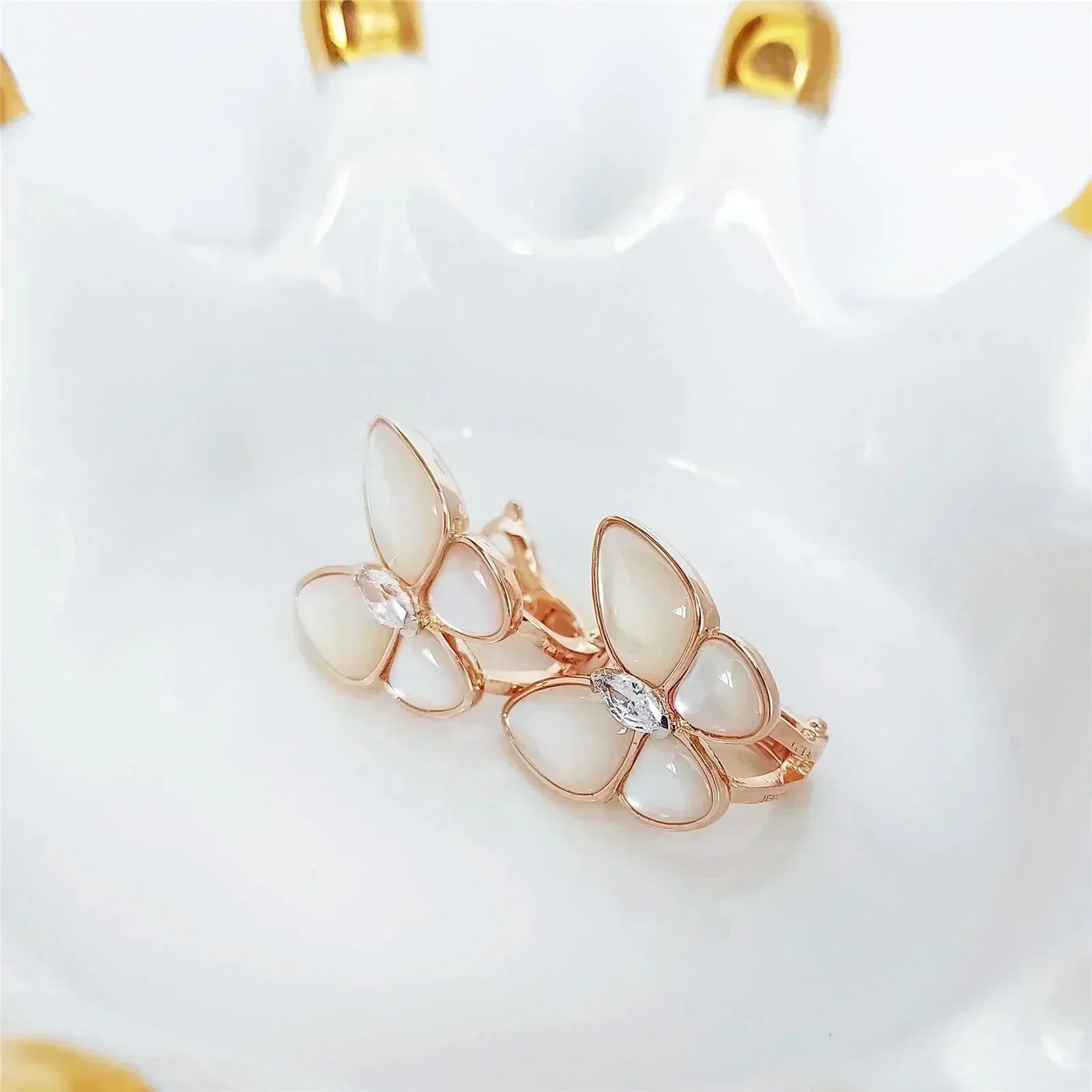 ¡®Dream¡¯BUTTERFLY MOP DIAMOND EARRINGS