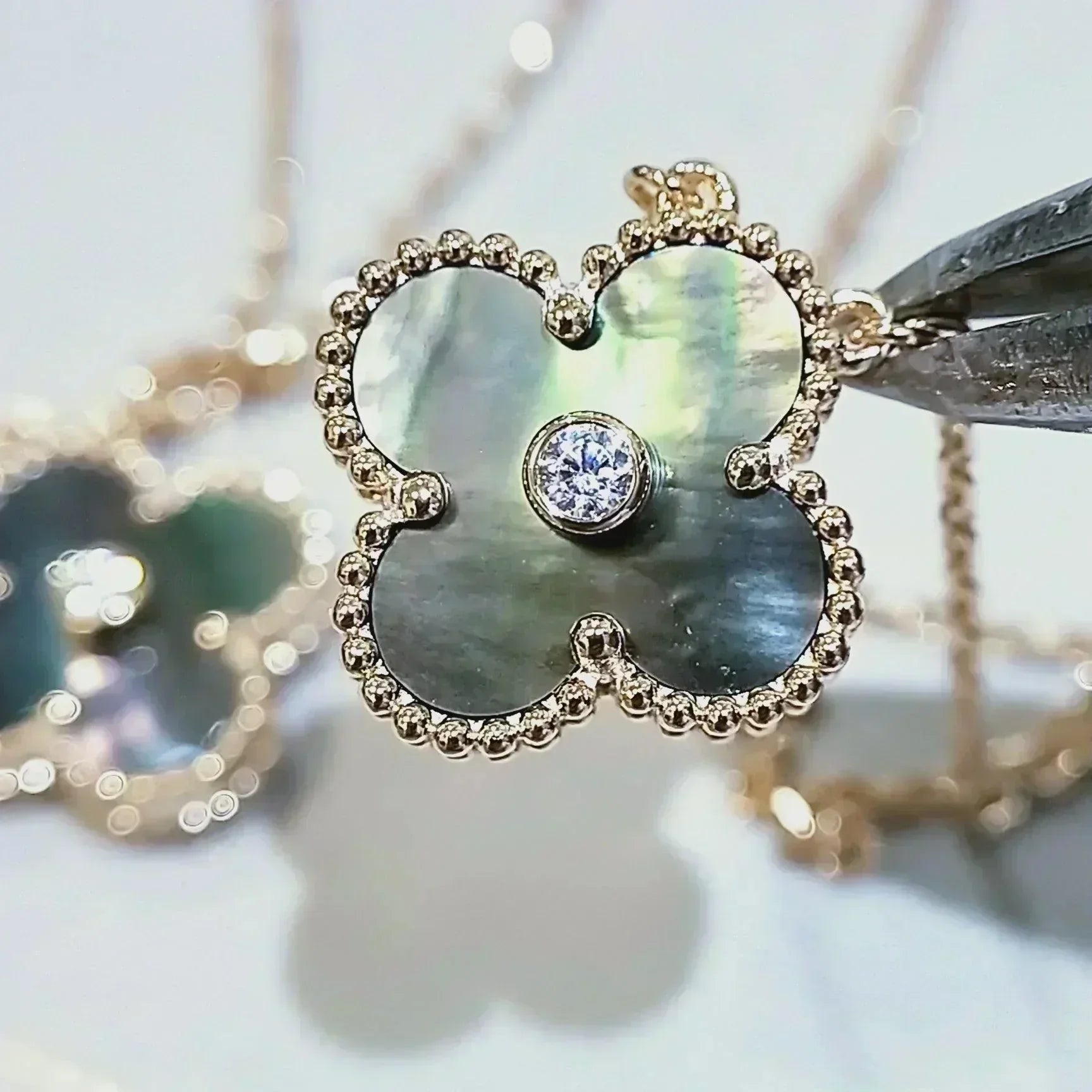 ¡®Dream¡¯CLOVER 15MM DIAMOND AND MOTHER-OF-GREY NECKLACE