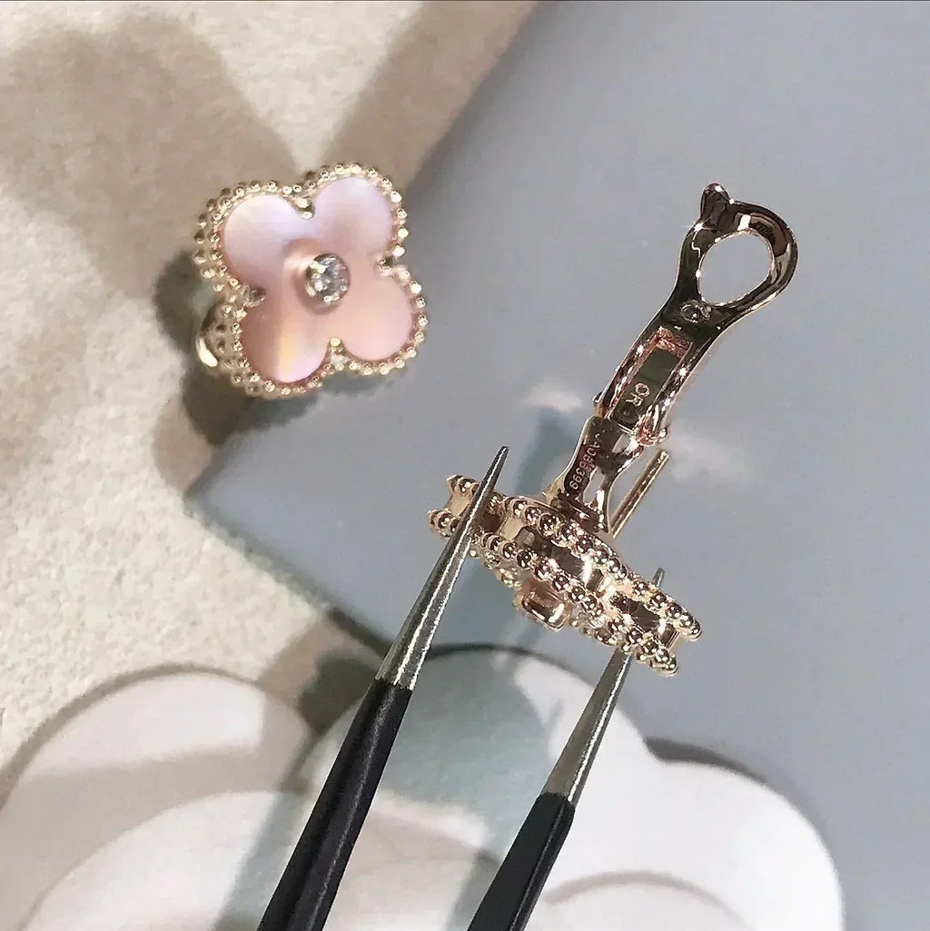 ¡®Dream¡¯CLOVER MEDIUM 1 MOTIFS  PINK MOP DIAMOND EARRINGS