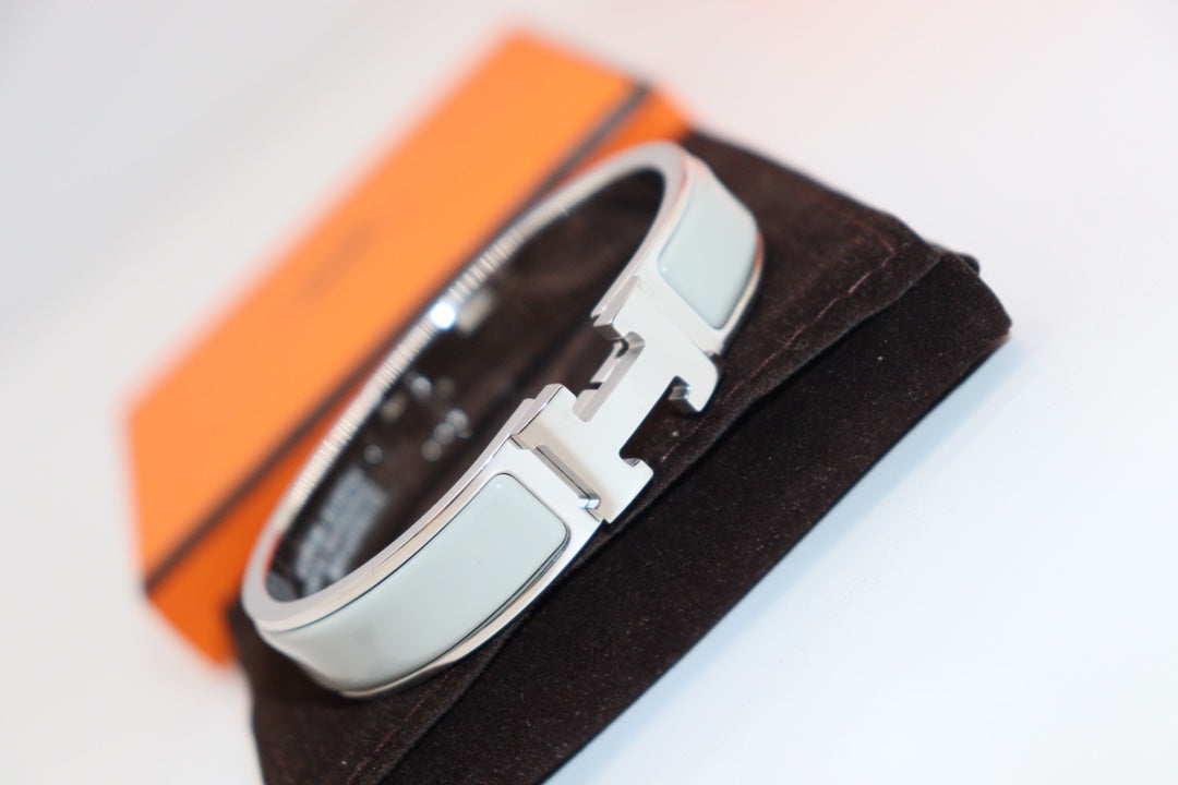 ¡®Dream¡¯H LIGHT BLUE BRACELET