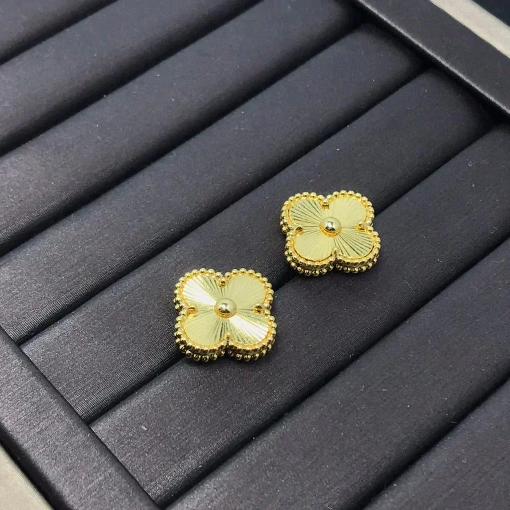 ®Dream®クローバーミニ 9.5MM レーザーピアス