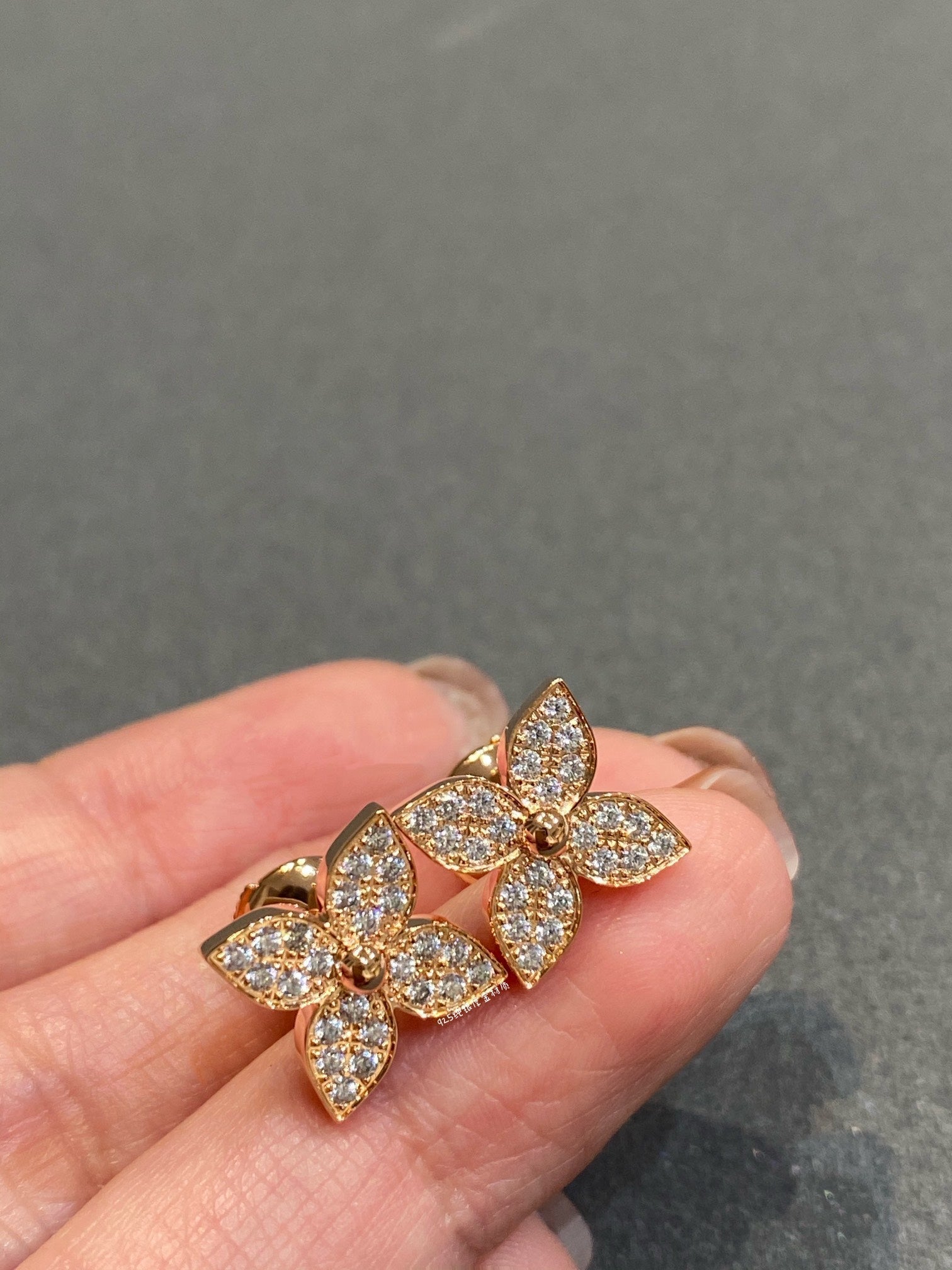 ¡®Dream¡¯STAR DIAMOND EARRINGS