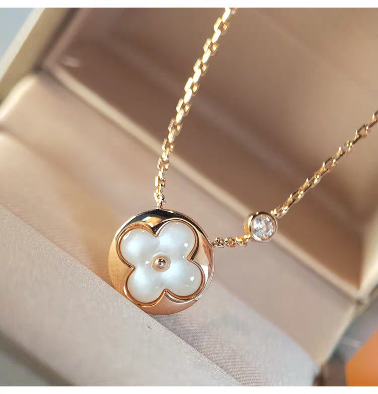 ¡®Dream¡¯SUN MOP GOLD 1 DIAMOND NECKLACE