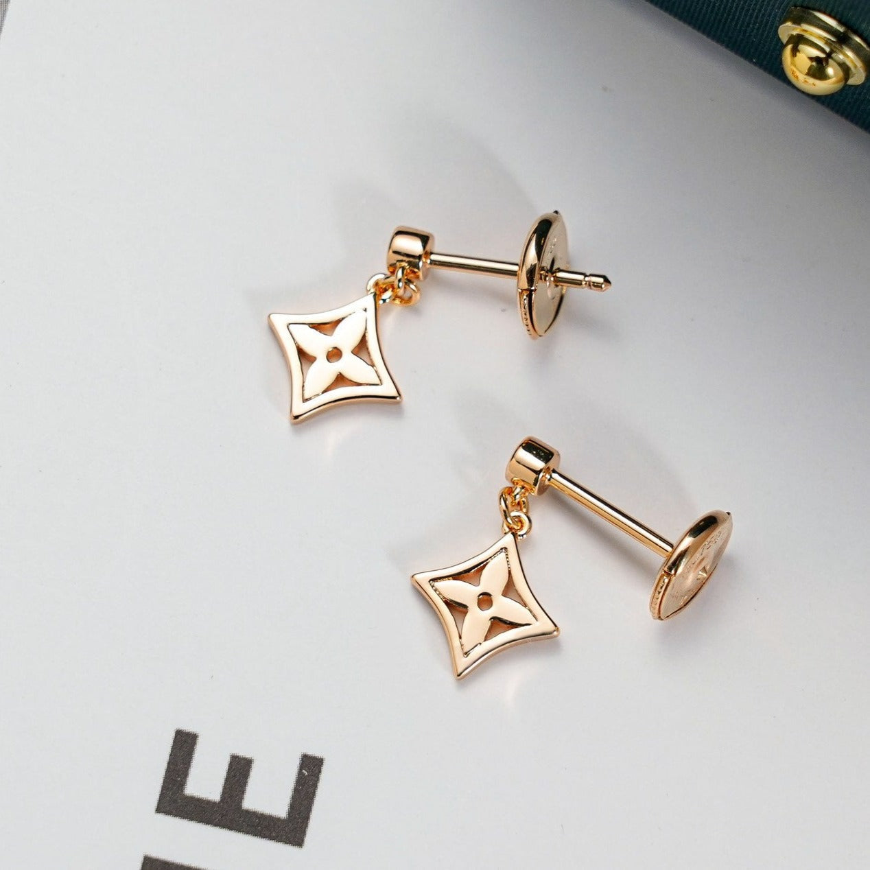 ¡®Dream¡¯STAR EARRINGS GOLD