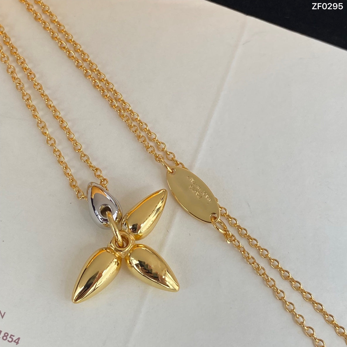¡®Dream¡¯LOUISETTE PEDANT GOLD NECKLACE