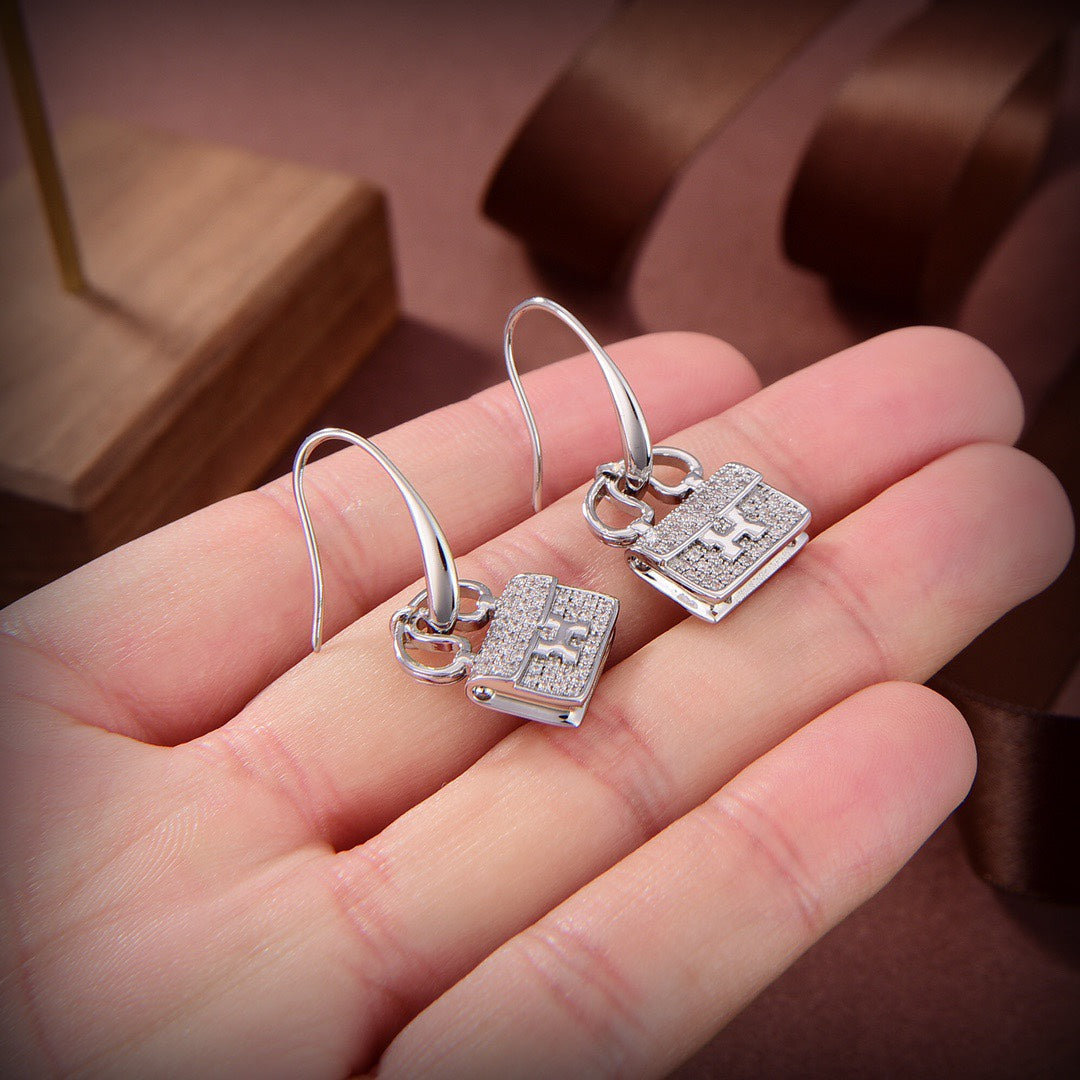 ¡®Dream¡¯KELLY DIAMOND EARRINGS
