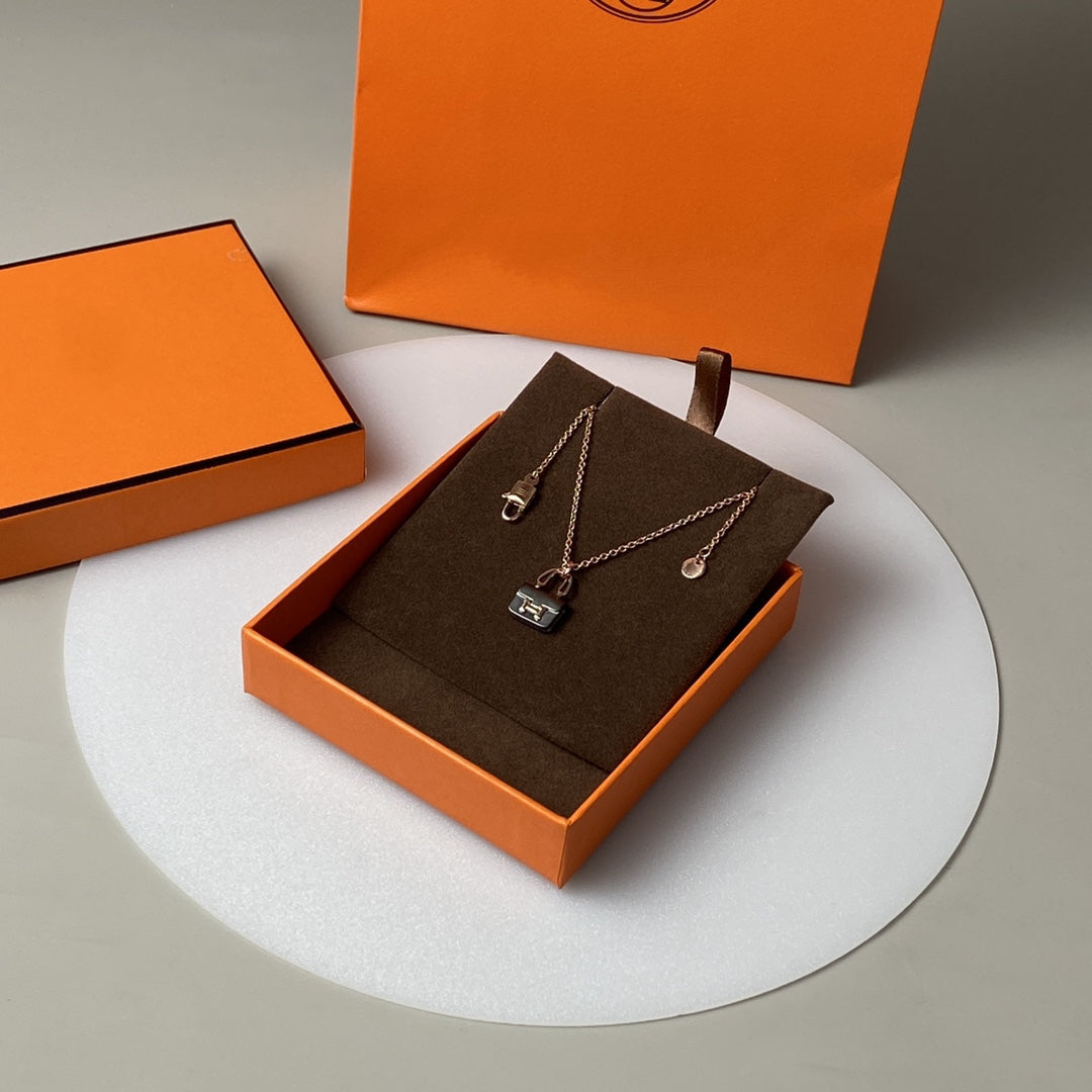 ¡®Dream¡¯CONSTANCE BLACK PEDANT PINK GOLD NECKLACE