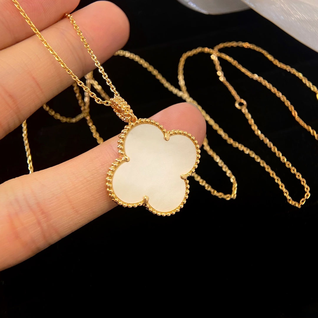 ¡®Dream¡¯CLOVER 25MM MOP LARGE PENDANT NECKLACE