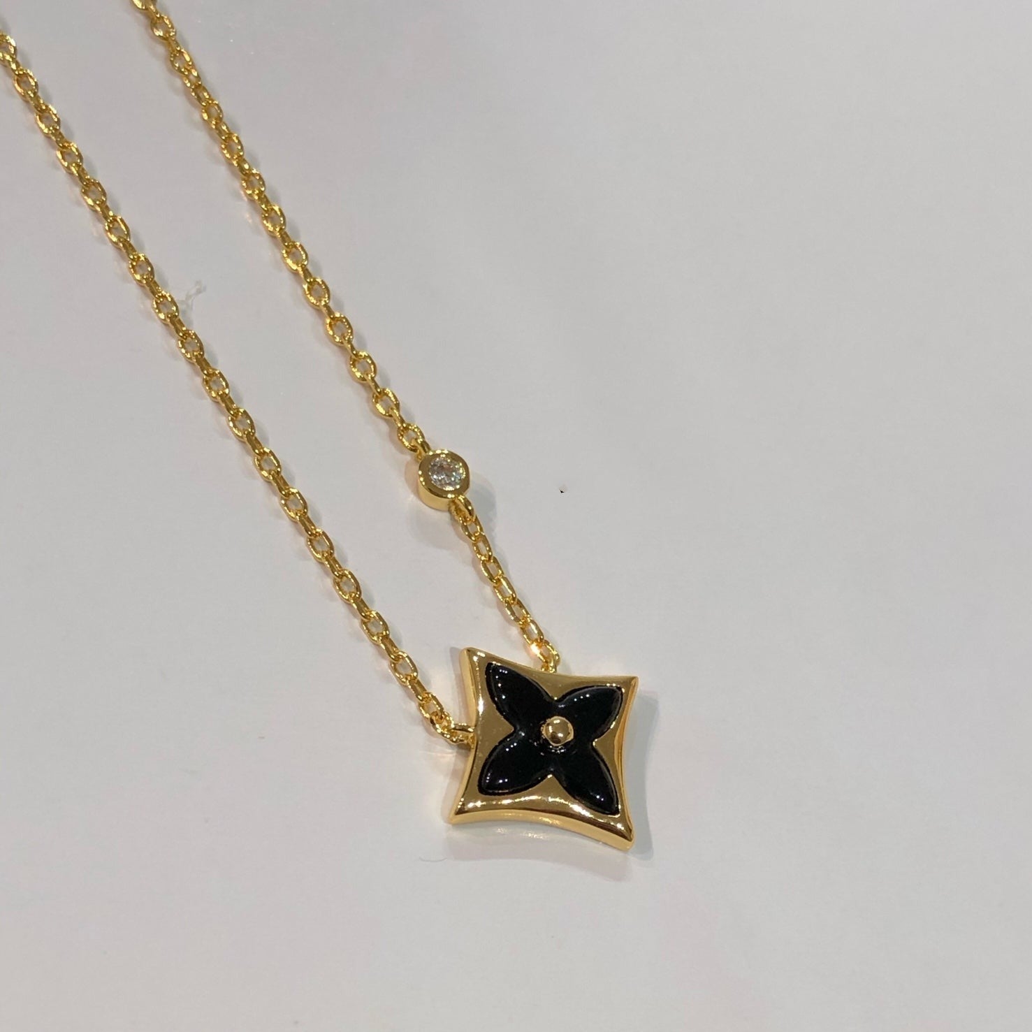¡®Dream¡¯STAR BLACK MOP NECKLACE