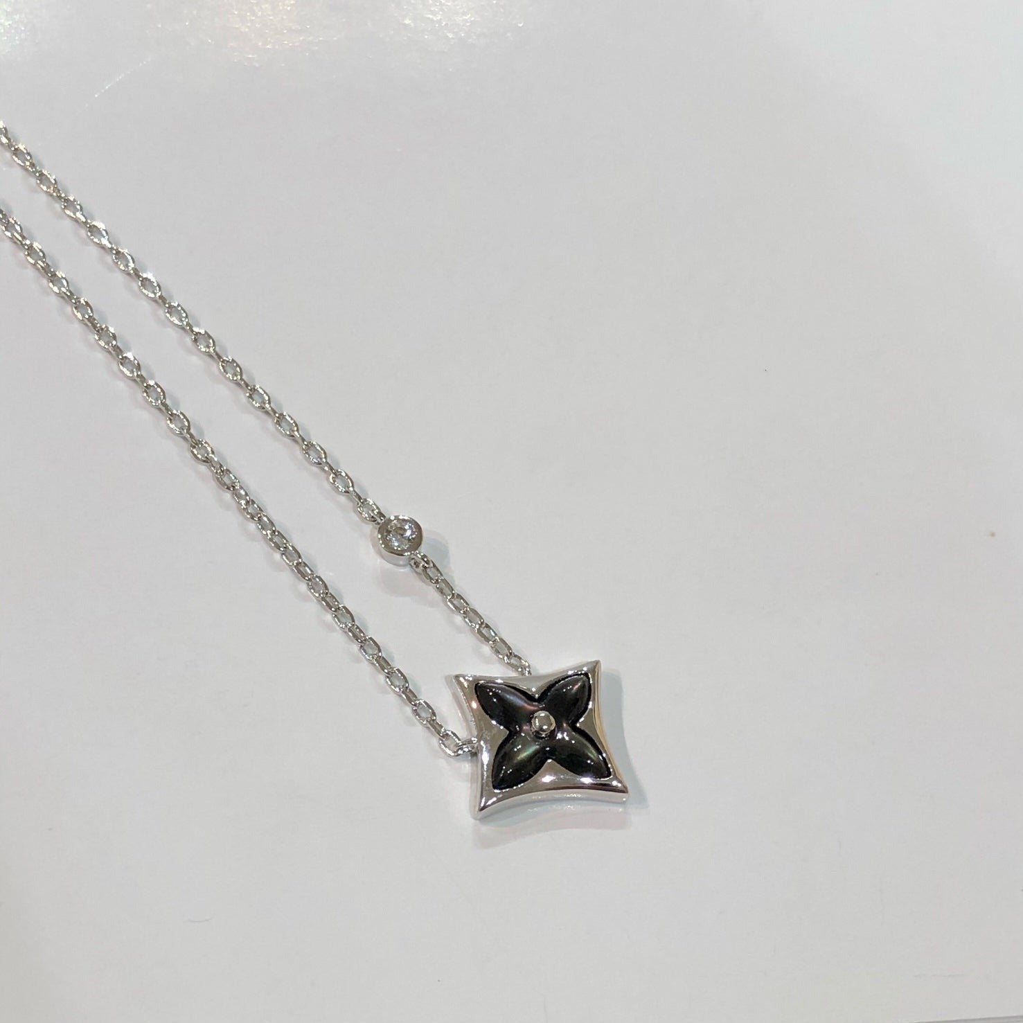 ¡®Dream¡¯STAR BLACK MOP NECKLACE
