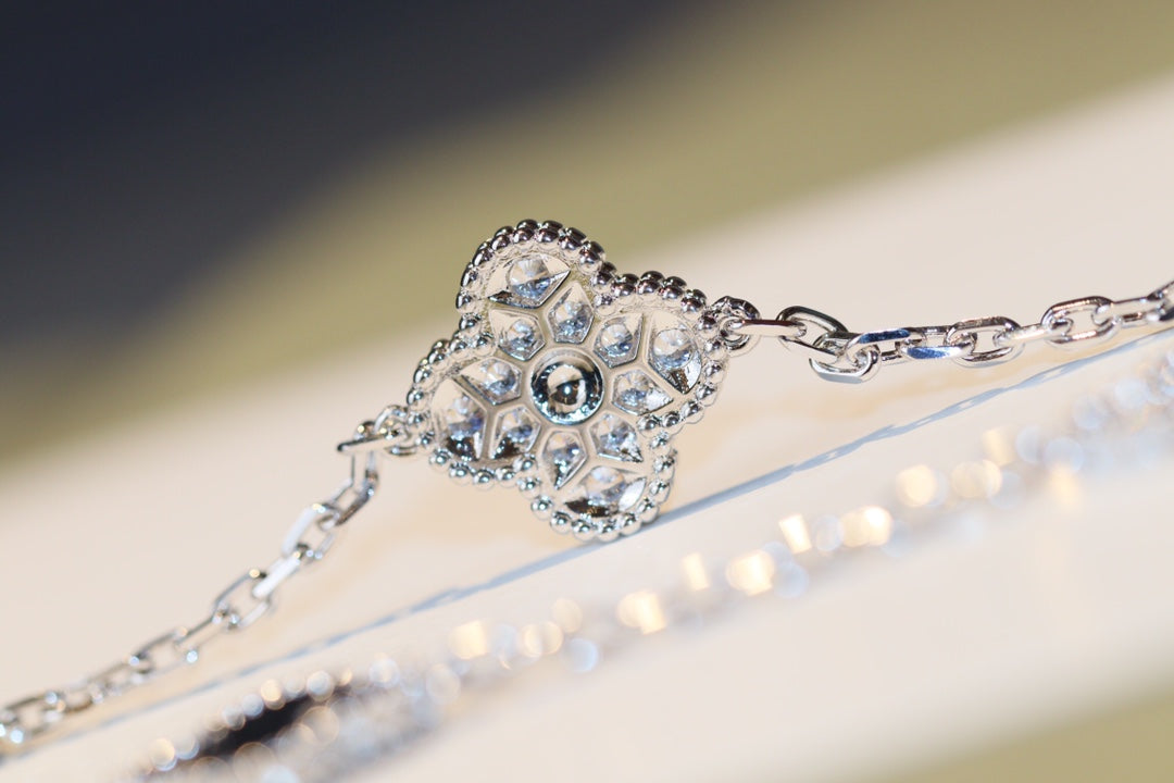 ¡®Dream¡¯CLOVER 20 MOTIFS ONYX DIAMOND SILVER