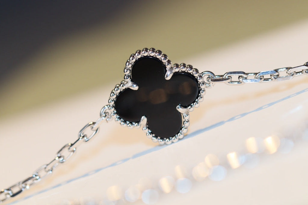 ¡®Dream¡¯CLOVER 20 MOTIFS ONYX DIAMOND SILVER