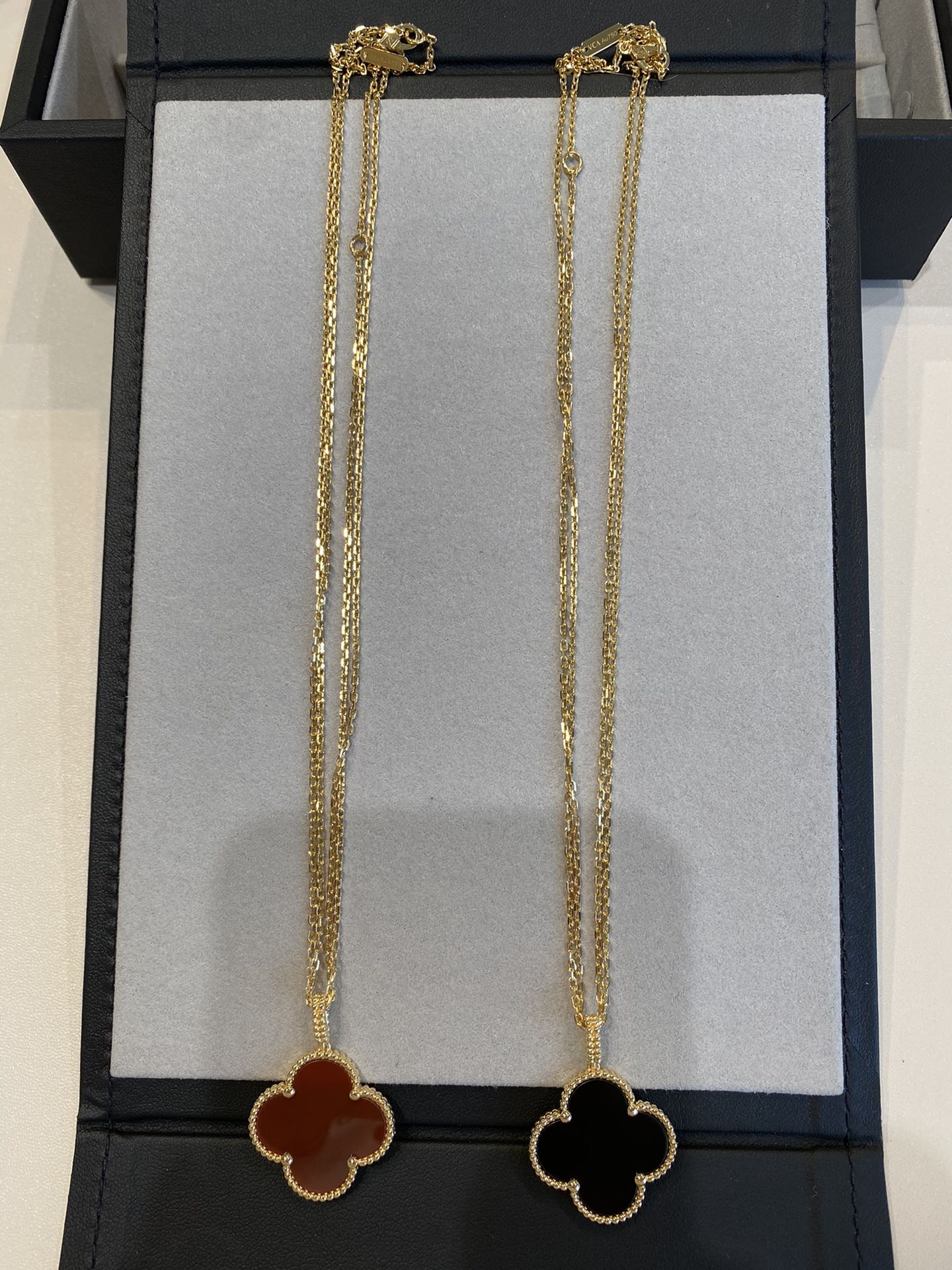 ¡®Dream¡¯CLOVER 25MM NECKLACE GOLD CARNELIAN