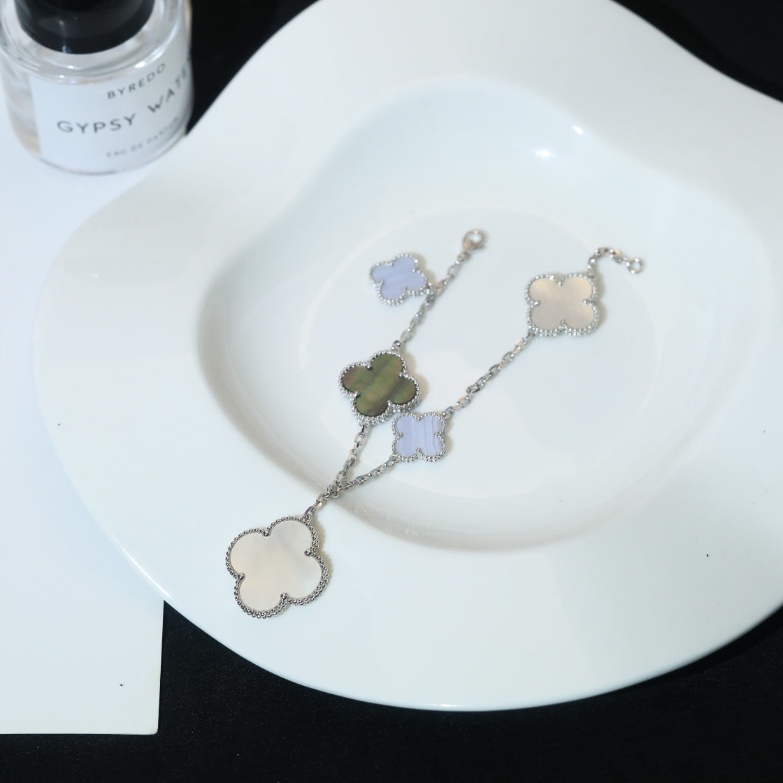 ¡®Dream¡¯CLOVER BRACELET 5 MOTIFS MOP CHALCEDONY SILVER