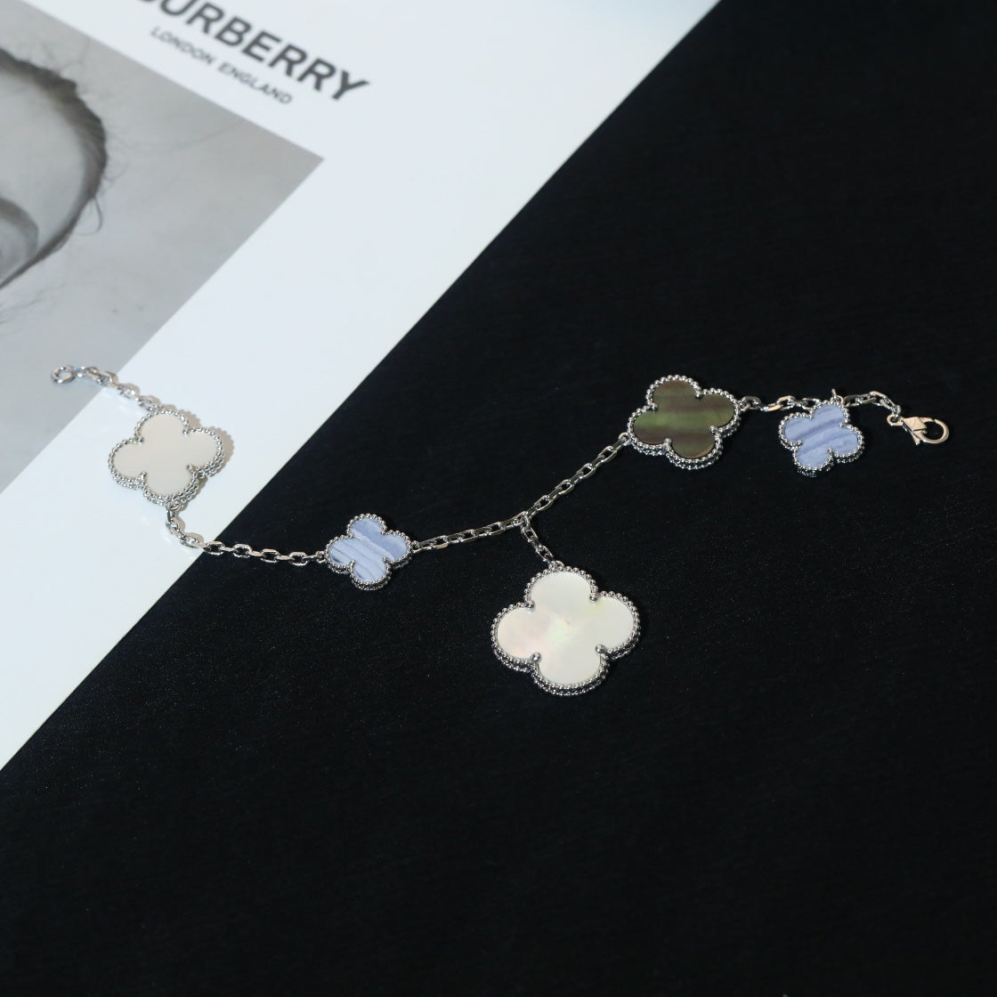 ¡®Dream¡¯CLOVER BRACELET 5 MOTIFS MOP CHALCEDONY SILVER