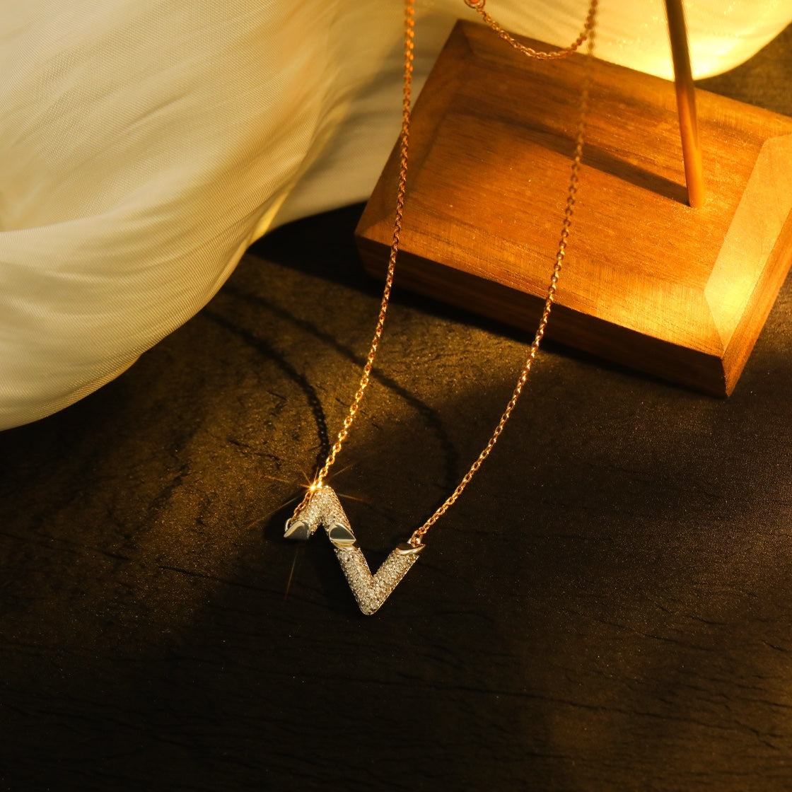 ¡®Dream¡¯VOLT SILVER DIAMOND PEDANT NECKLACE