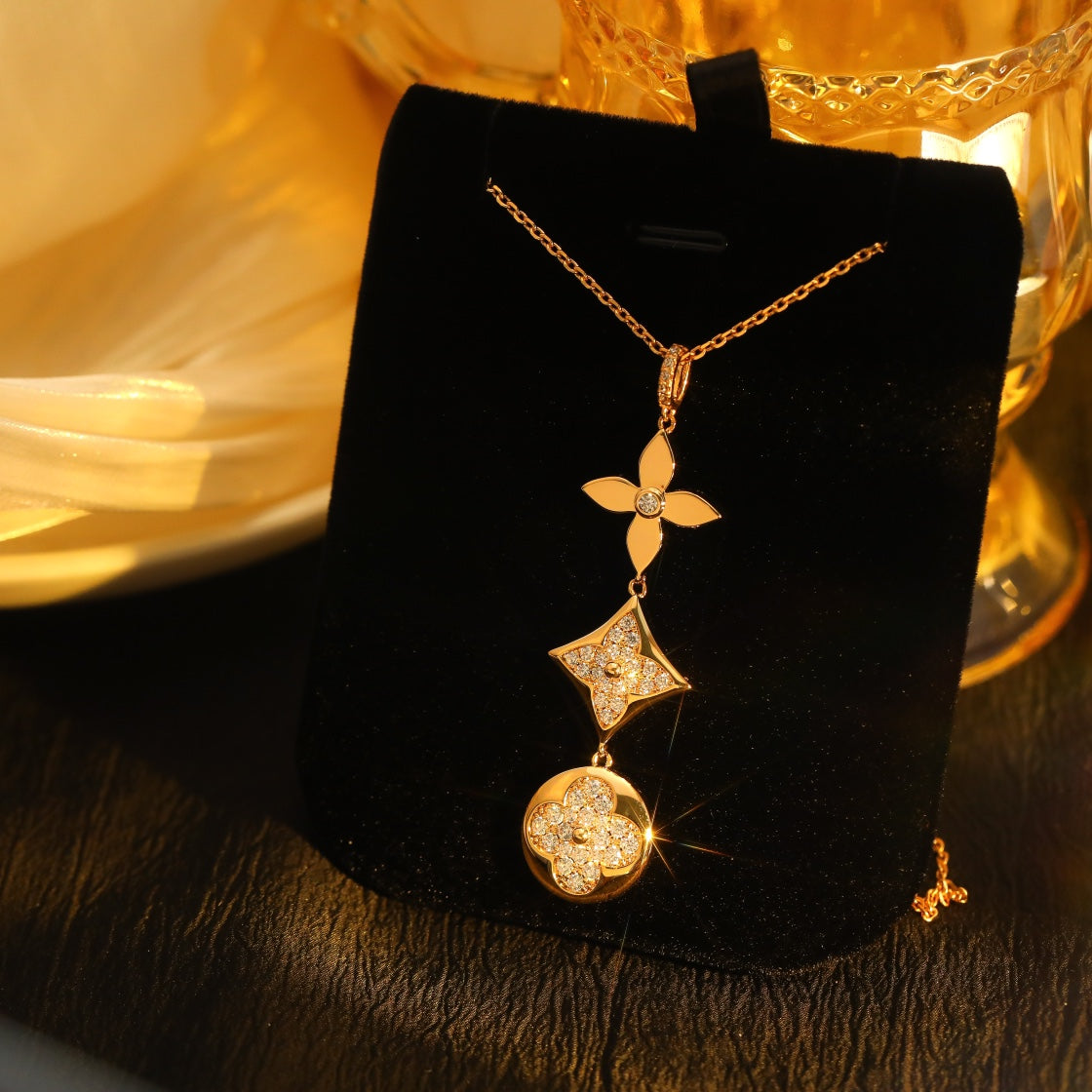 ¡®Dream¡¯STAR AND SUN DIAMOND PINK GOLD NECKLACE