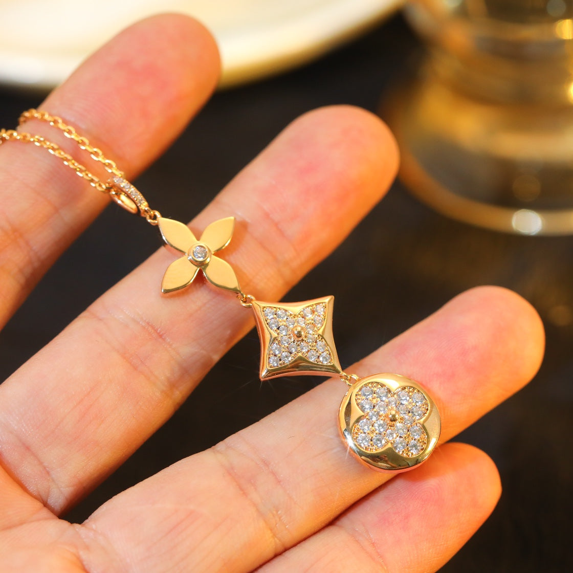 ¡®Dream¡¯STAR AND SUN DIAMOND PINK GOLD NECKLACE