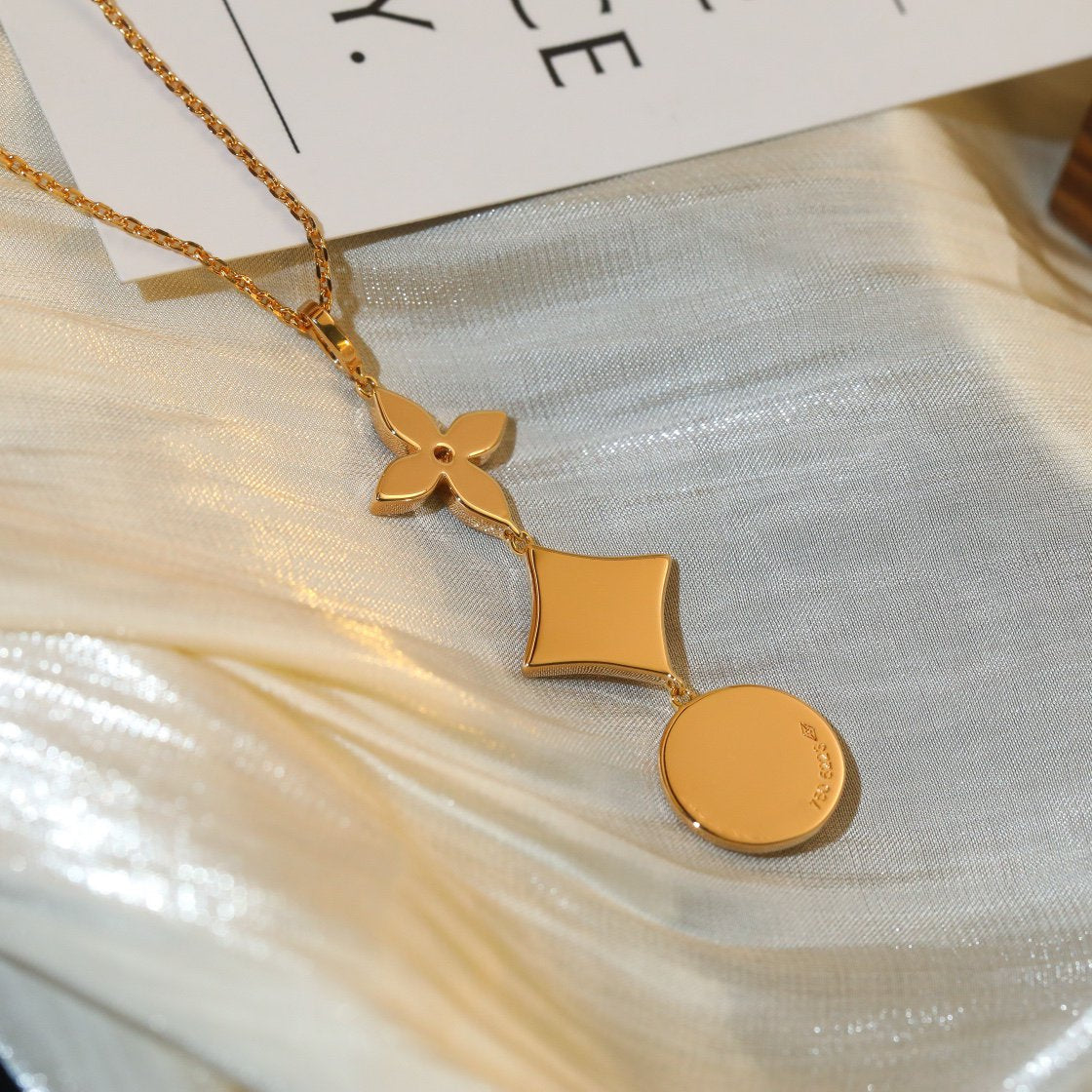 ¡®Dream¡¯STAR AND SUN DIAMOND PINK GOLD NECKLACE
