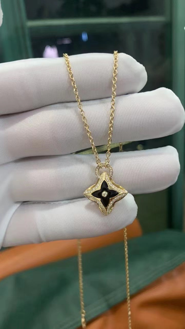 ¡®Dream¡¯STAR PEDANT PINK GOLD DIAMOND NECKLACE
