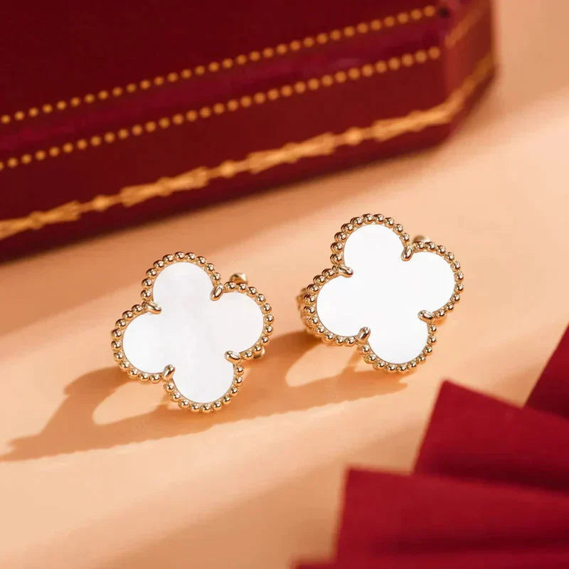 ¡®Dream¡¯CLOVER MEDIUM 1 MOTIFS  WHITE MOP STUD EARRINGS