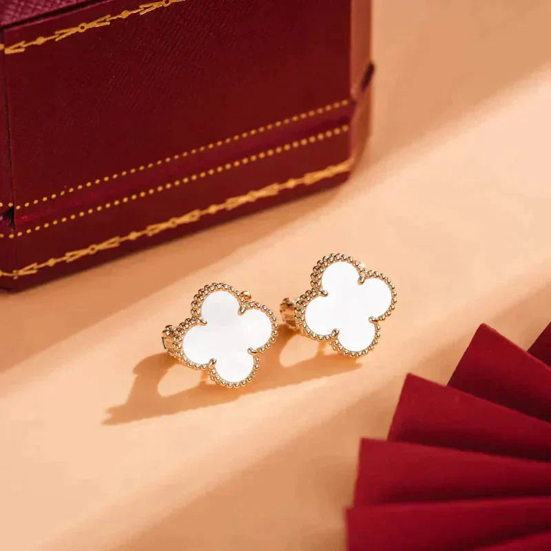¡®Dream¡¯CLOVER MEDIUM 1 MOTIFS  WHITE MOP STUD EARRINGS