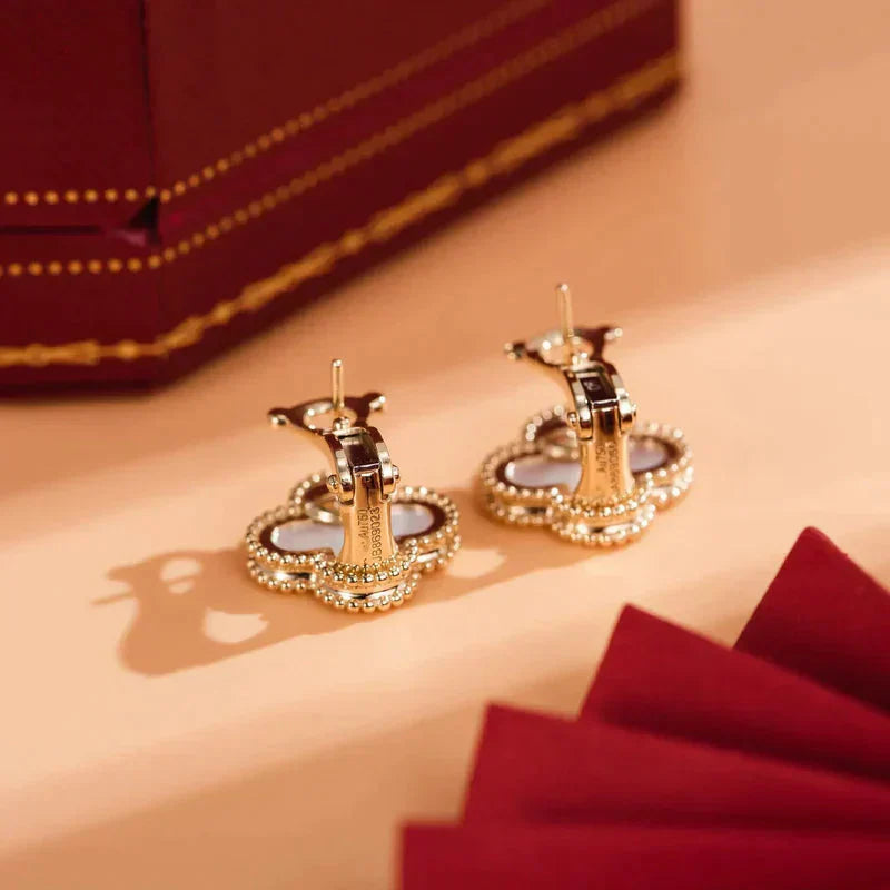 ¡®Dream¡¯CLOVER MEDIUM 1 MOTIFS  WHITE MOP STUD EARRINGS