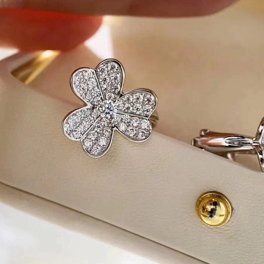 ¡®Dream¡¯CLOVER COMOS DIAMOND EARRINGS SILVER