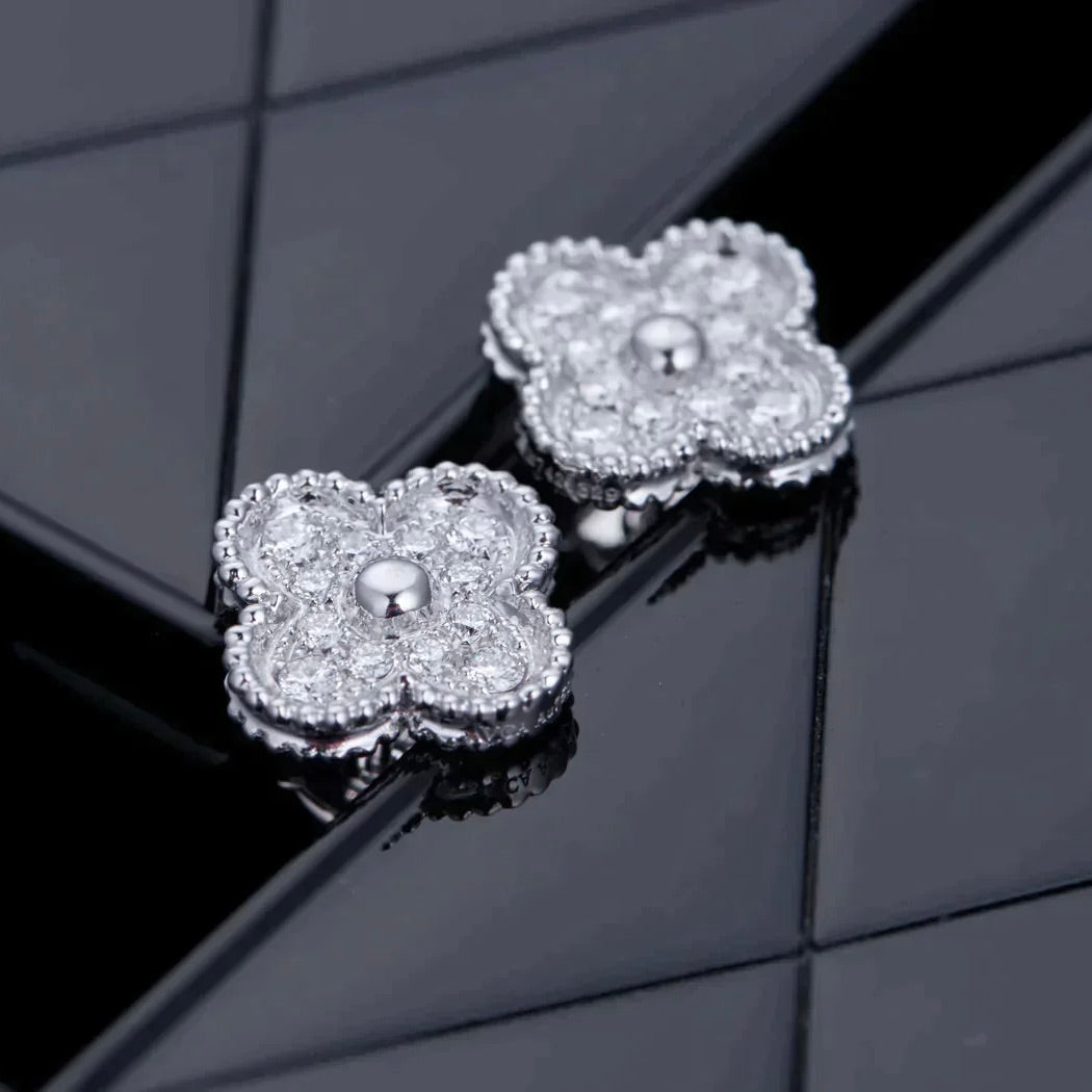 ¡®Dream¡¯CLOVER 1 MOTIFS DIAMOND STUD EARRINGS SILVER