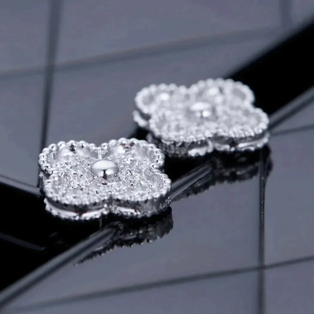 ¡®Dream¡¯CLOVER 1 MOTIFS DIAMOND STUD EARRINGS SILVER