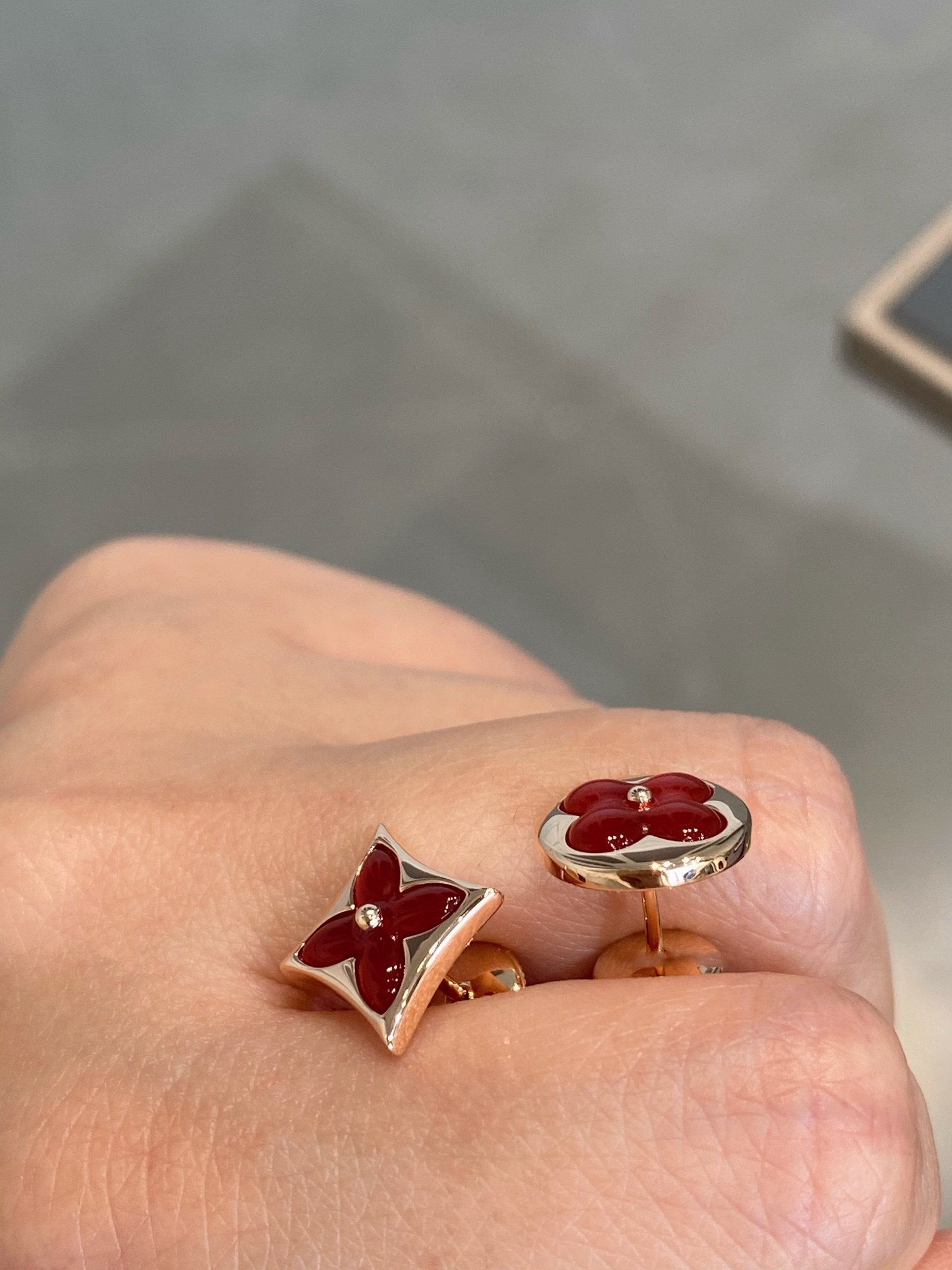¡®Dream¡¯STAR AND SUN PINK GOLD CARNELIAN STUD EARRINGS